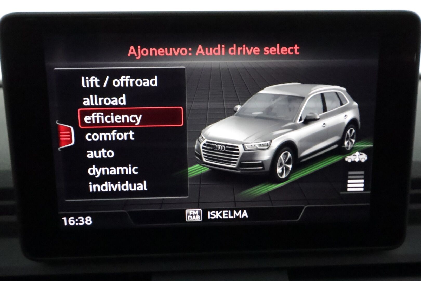 Audi Q5 2020 Launch Edition 55 TFSI e quattro S tronic **ACC / Ilma-alusta / Matrix / Koukku / P.Tutkat / Sporttipenkki Muistilla** - 3,99 % KORKOTARJOUS TÄHÄN AUTOON - Suomi-auto / 2x Latauskaapelit / Kahdet hyvät renkaat / Merkkihuollettu!