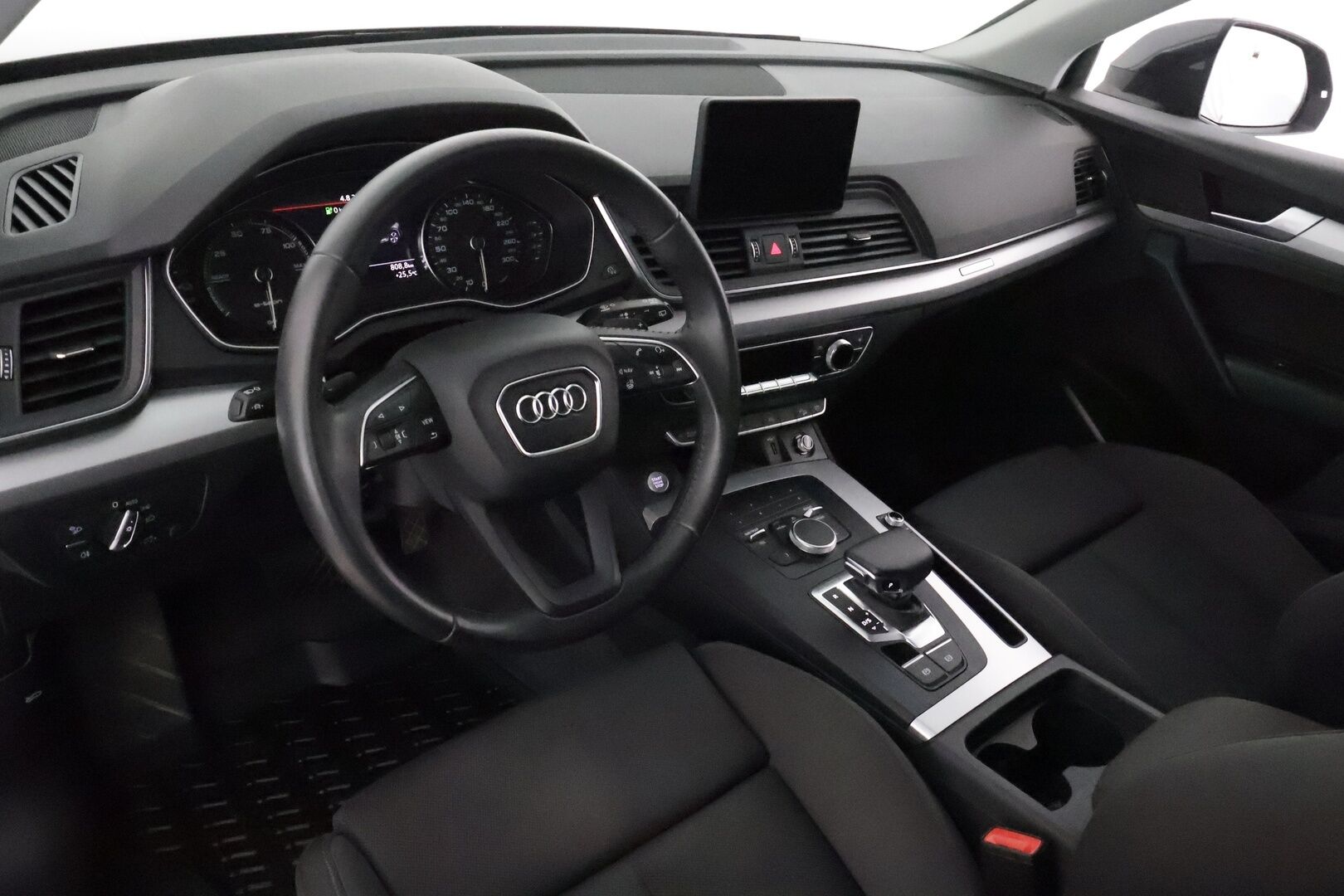 Audi Q5 2020 Launch Edition 55 TFSI e quattro S tronic **ACC / Ilma-alusta / Matrix / Koukku / P.Tutkat / Sporttipenkki Muistilla** - 3,99 % KORKOTARJOUS TÄHÄN AUTOON - Suomi-auto / 2x Latauskaapelit / Kahdet hyvät renkaat / Merkkihuollettu!