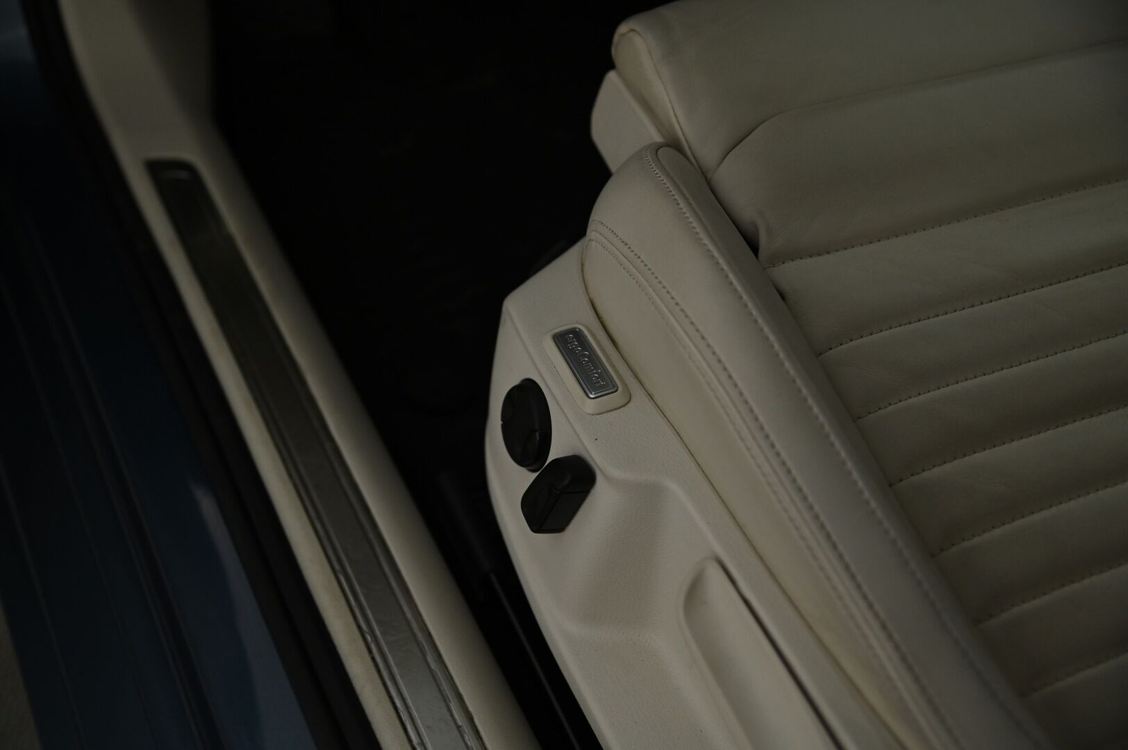 VOLKSWAGEN PASSAT 2016 Variant GTE Plug-In Hybrid 160 kW (218 hv) DSG-automaatti * Webasto / Adapt. vak / P. kamera / Sähkökoukku / P.tutkat / Sähköluukku / Ambient* - Korkeajännite akku vaihdettu 03/24! Jakopää tehty 11/23!