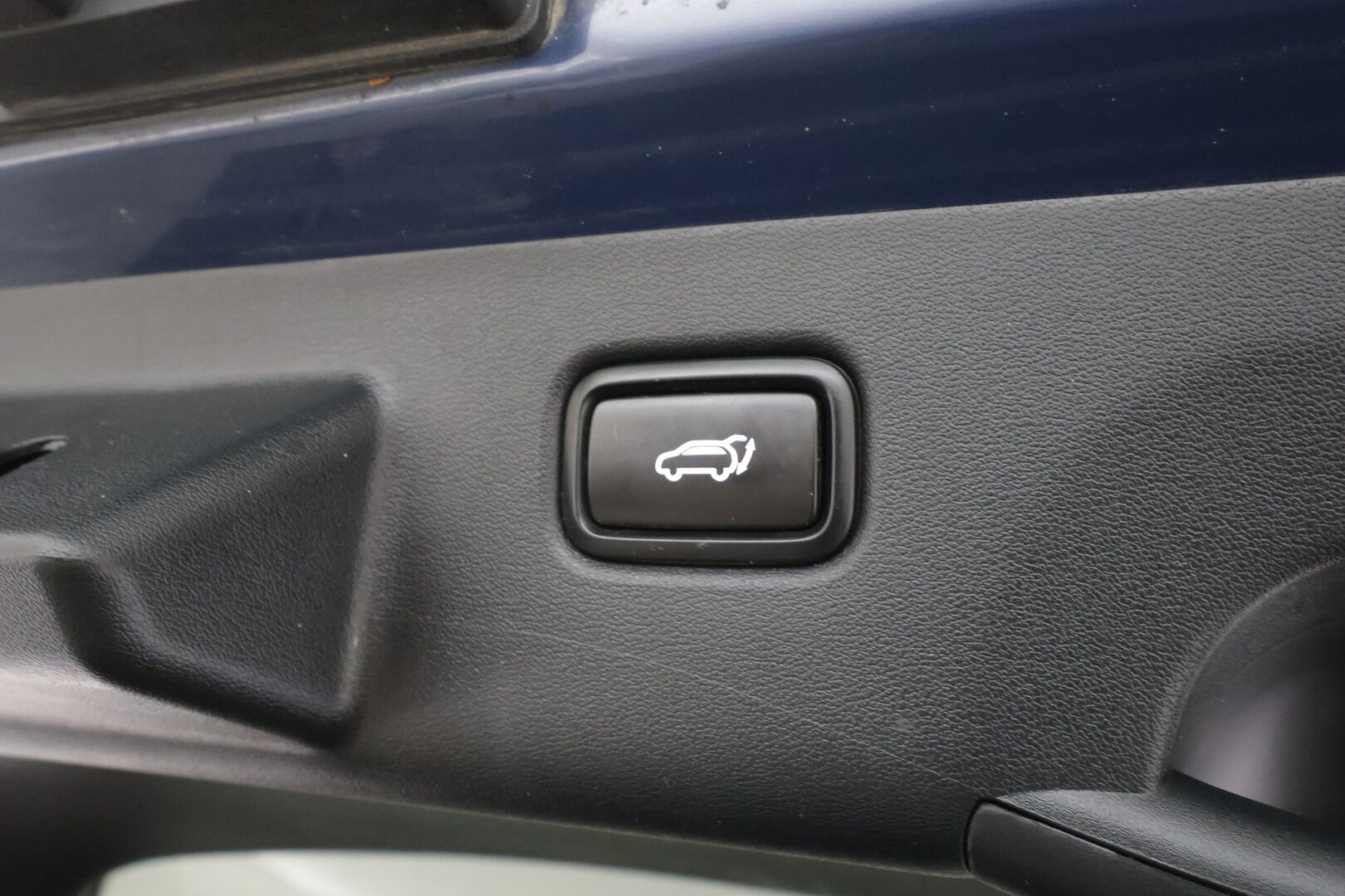 KIA EV6 2023 GT-Line AWD 77 kWh 325 hv - Koukku | Ilmastoidut penkit | ILP | Meridian | ACC | HUD | 360° | Muistipenkki | Nahka-alcantara | HDA | 2x renkaat aluin |