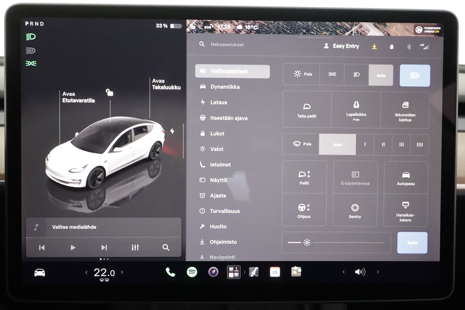 Tesla Model 3 2023 RWD - | ACC | ILP | Matrix | Ryzen | Lasikatto | Sähkönahat | Muistipenkki | Premium kaiuttimet | P.kamera | Autosteer | 2x renkaat | ALV | 