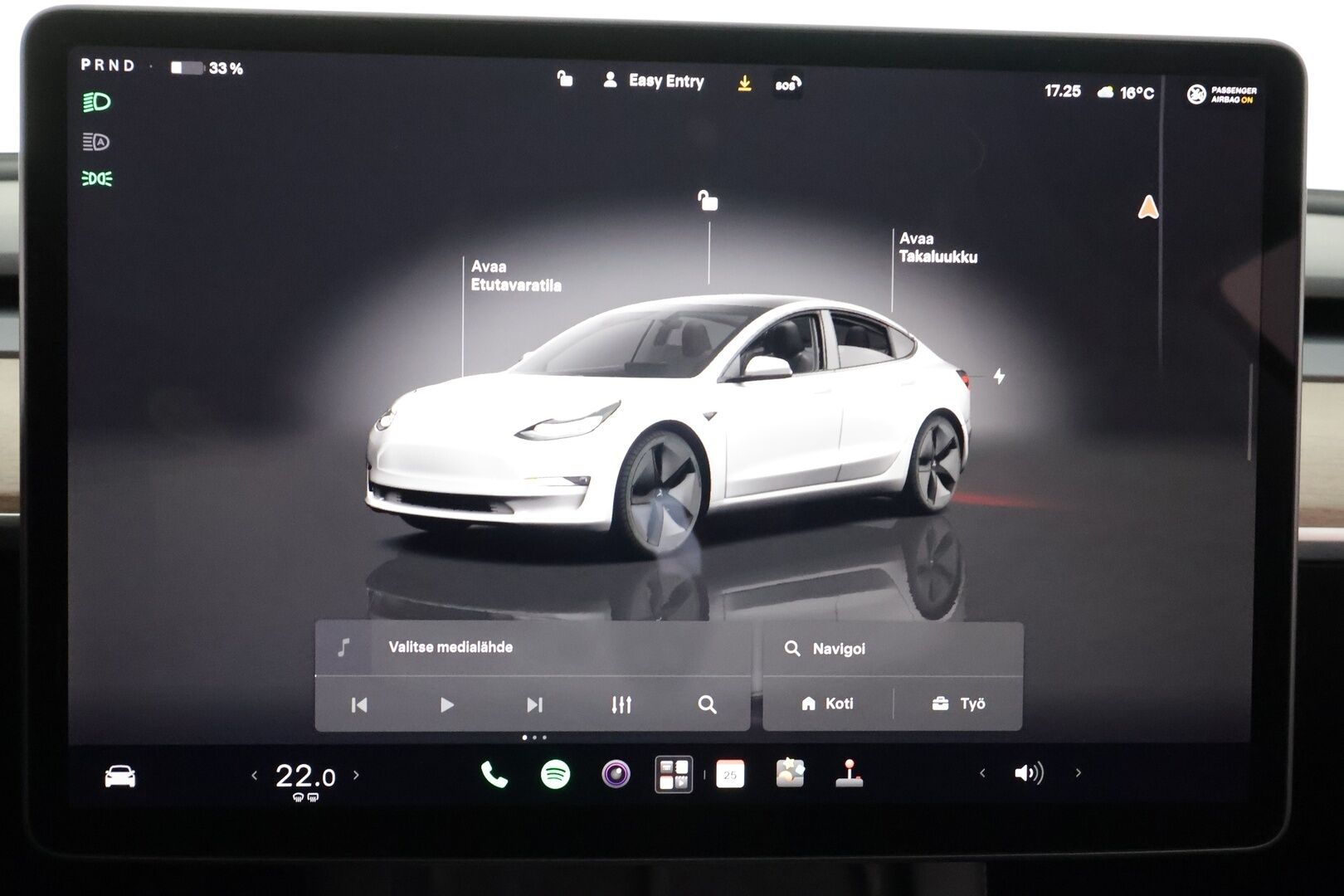 Tesla Model 3 2023 RWD - | ACC | ILP | Matrix | Ryzen | Lasikatto | Sähkönahat | Muistipenkki | Premium kaiuttimet | P.kamera | Autosteer | 2x renkaat | ALV | 