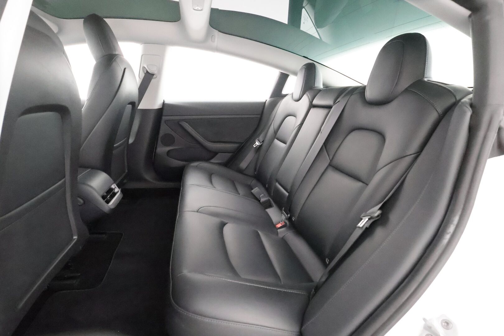 Tesla Model 3 2023 RWD - | ACC | ILP | Matrix | Ryzen | Lasikatto | Sähkönahat | Muistipenkki | Premium kaiuttimet | P.kamera | Autosteer | 2x renkaat | ALV | 