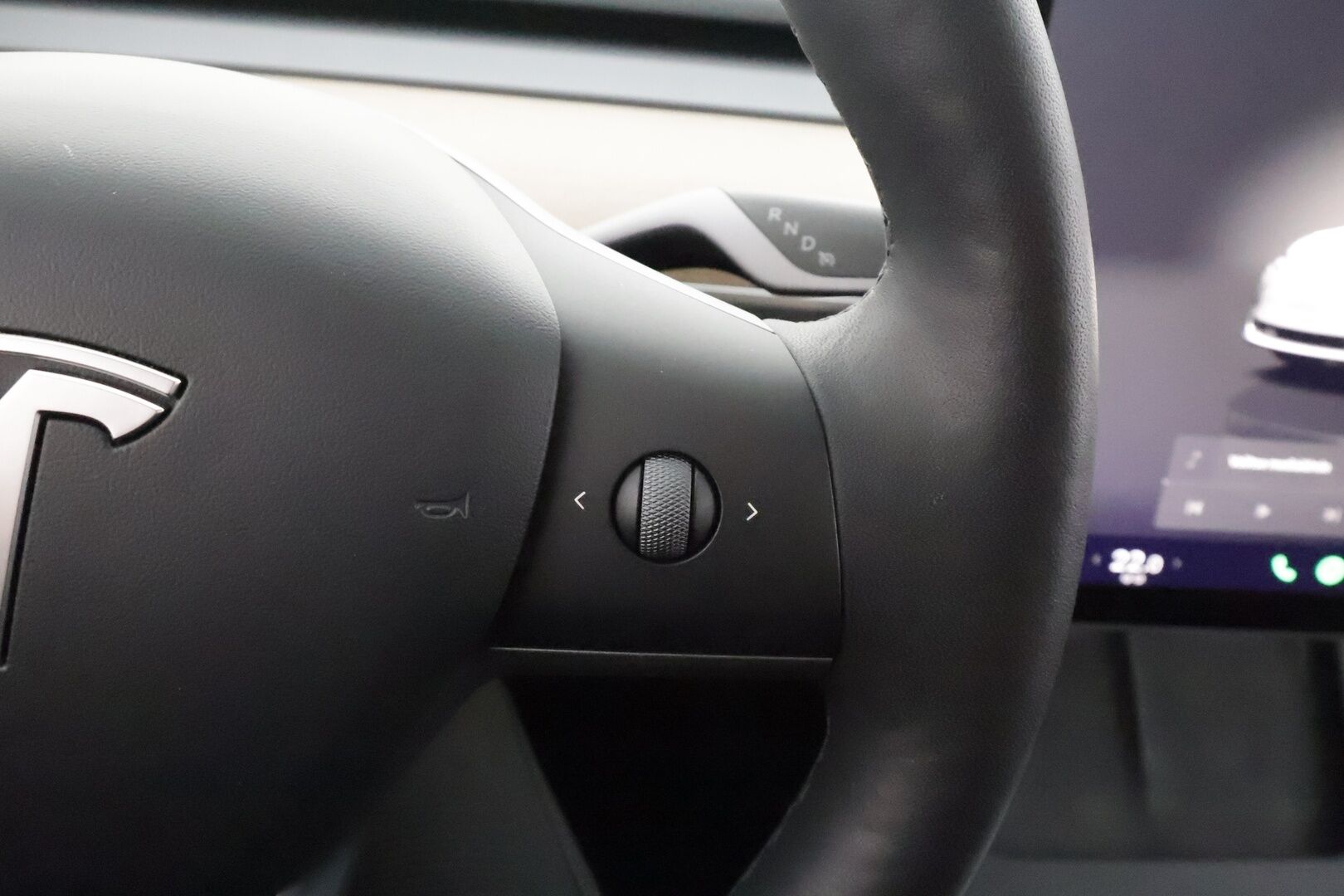 Tesla Model 3 2023 RWD - | ACC | ILP | Matrix | Ryzen | Lasikatto | Sähkönahat | Muistipenkki | Premium kaiuttimet | P.kamera | Autosteer | 2x renkaat | ALV | 
