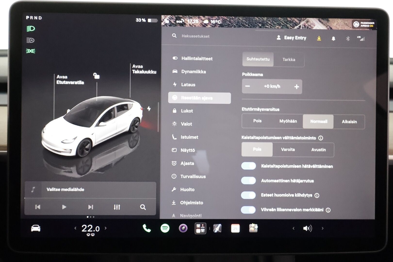 Tesla Model 3 2023 RWD - | ACC | ILP | Matrix | Ryzen | Lasikatto | Sähkönahat | Muistipenkki | Premium kaiuttimet | P.kamera | Autosteer | 2x renkaat | ALV | 