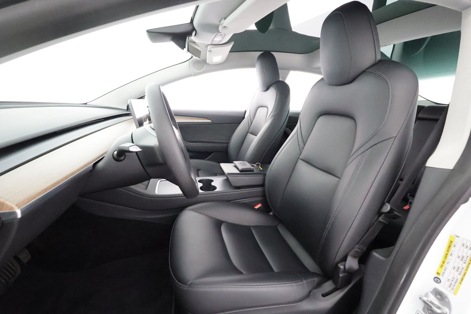 Tesla Model 3 2023 RWD - | ACC | ILP | Matrix | Ryzen | Lasikatto | Sähkönahat | Muistipenkki | Premium kaiuttimet | P.kamera | Autosteer | 2x renkaat | ALV | 