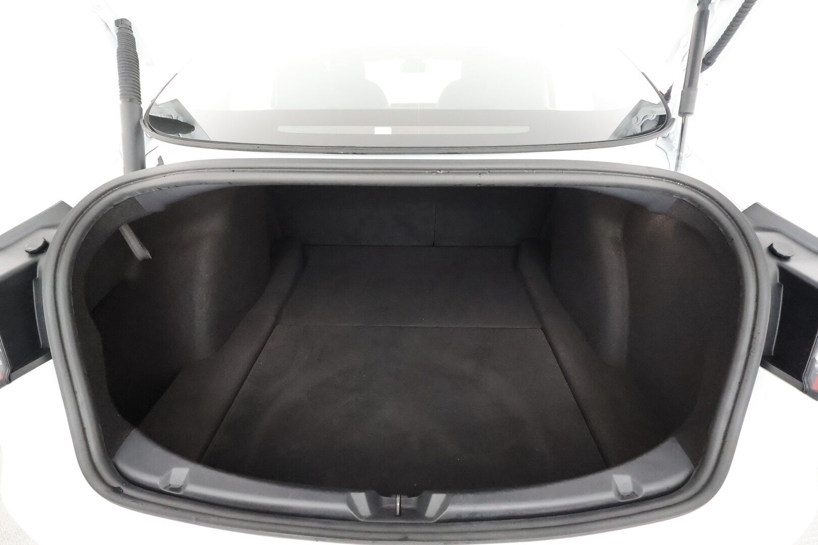 Tesla Model 3 2023 RWD - | ACC | ILP | Matrix | Ryzen | Lasikatto | Sähkönahat | Muistipenkki | Premium kaiuttimet | P.kamera | Autosteer | 2x renkaat | ALV | 
