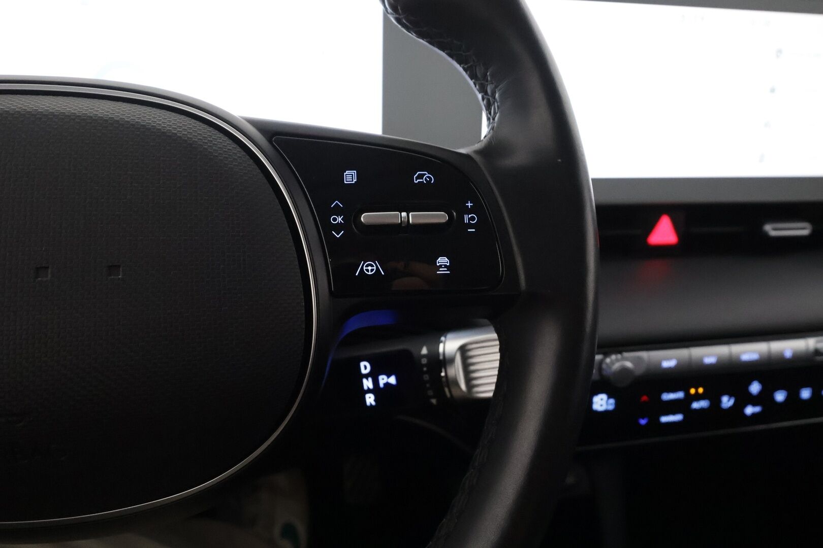 Hyundai IONIQ 5 2023 73 kWh 305 hv AWD Premium - Merkkihuollot | ACC | ILP | HUD | 360° | BOSE | Ilmastoidut sähkönahat | V2L | Keyless | HDA | BSM | CTA | Lämm. ratti | Ambient 