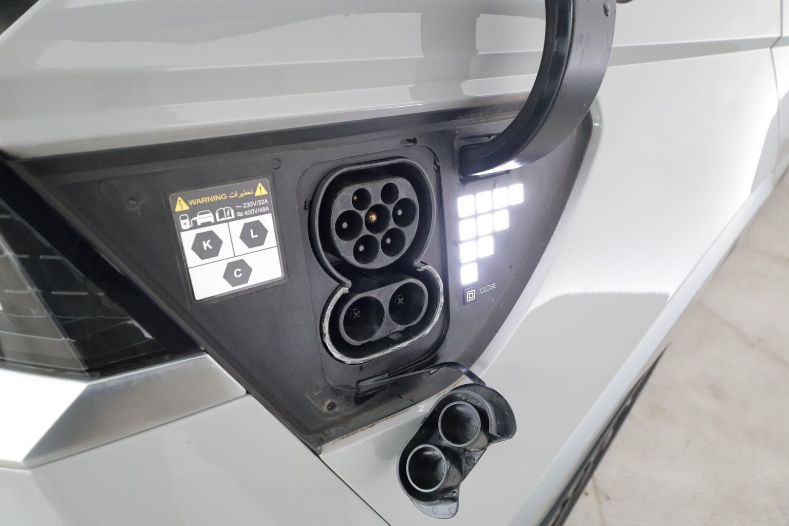 Hyundai IONIQ 5 2023 73 kWh 305 hv AWD Premium - Merkkihuollot | ACC | ILP | HUD | 360° | BOSE | Ilmastoidut sähkönahat | V2L | Keyless | HDA | BSM | CTA | Lämm. ratti | Ambient 