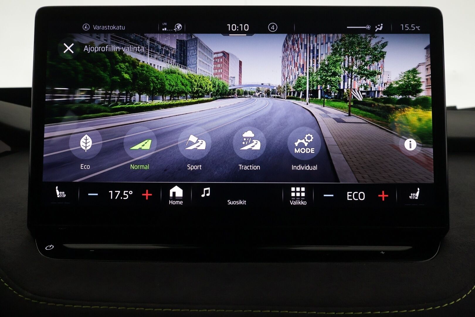 SKODA ENYAQ 2023 RS 220kW - | ACC | ILP | Koukku | Canton | HUD | Lasikatto | Matrix-LED | Muistipenkki | P.Kamera | Keyless | Apple&Android | Merkkihuollettu | Kahdet Renkaat |
