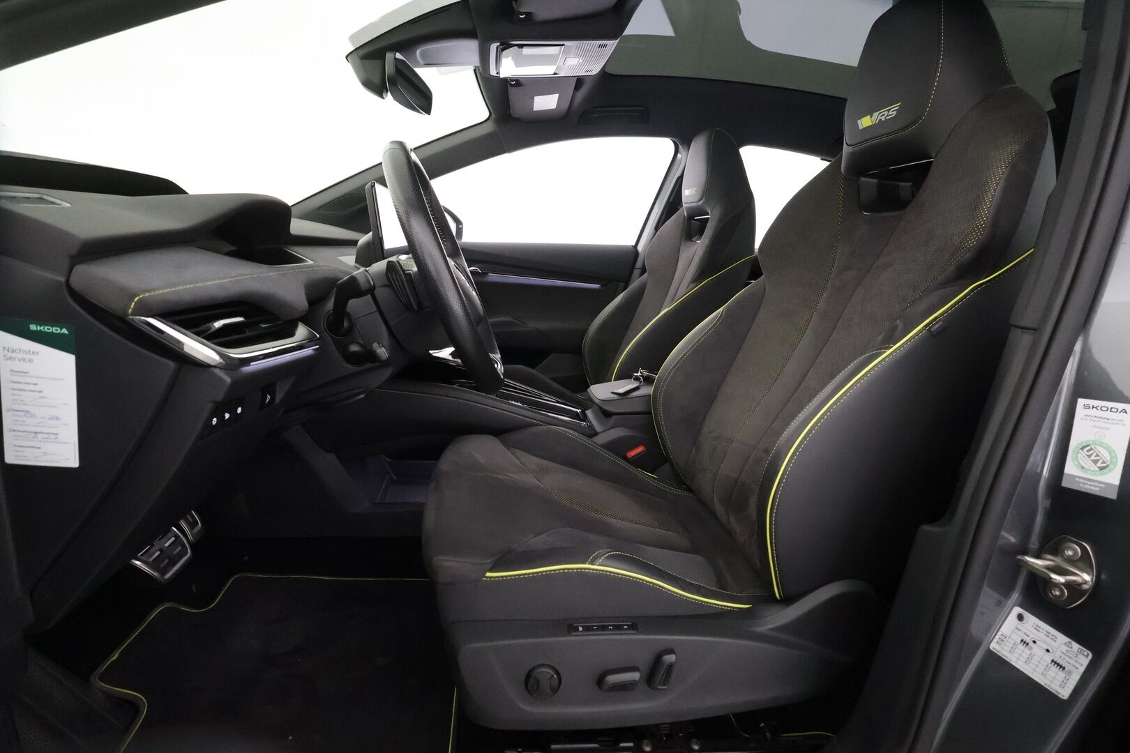 SKODA ENYAQ 2023 RS 220kW - | ACC | ILP | Koukku | Canton | HUD | Lasikatto | Matrix-LED | Muistipenkki | P.Kamera | Keyless | Apple&Android | Merkkihuollettu | Kahdet Renkaat |