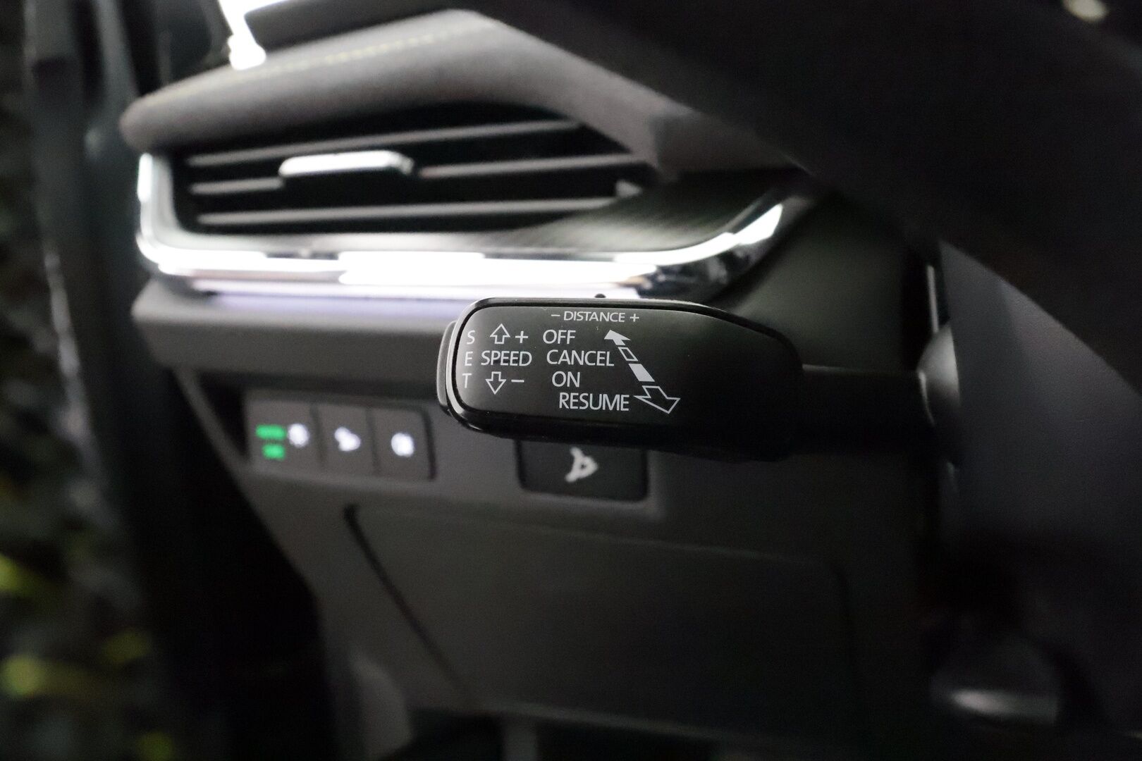 SKODA ENYAQ 2023 RS 220kW - | ACC | ILP | Koukku | Canton | HUD | Lasikatto | Matrix-LED | Muistipenkki | P.Kamera | Keyless | Apple&Android | Merkkihuollettu | Kahdet Renkaat |