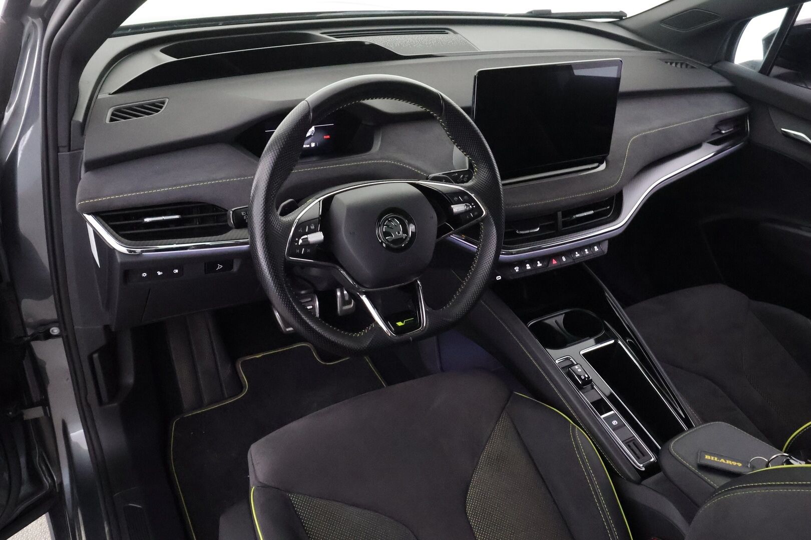 SKODA ENYAQ 2023 RS 220kW - | ACC | ILP | Koukku | Canton | HUD | Lasikatto | Matrix-LED | Muistipenkki | P.Kamera | Keyless | Apple&Android | Merkkihuollettu | Kahdet Renkaat |