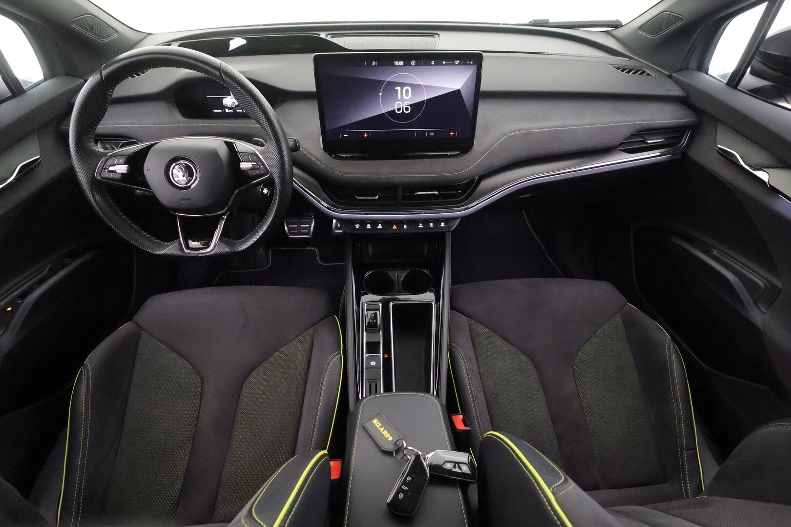 SKODA ENYAQ 2023 RS 220kW - | ACC | ILP | Koukku | Canton | HUD | Lasikatto | Matrix-LED | Muistipenkki | P.Kamera | Keyless | Apple&Android | Merkkihuollettu | Kahdet Renkaat |