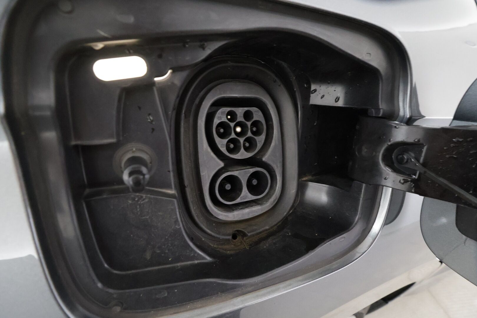 SKODA ENYAQ 2023 RS 220kW - | ACC | ILP | Koukku | Canton | HUD | Lasikatto | Matrix-LED | Muistipenkki | P.Kamera | Keyless | Apple&Android | Merkkihuollettu | Kahdet Renkaat |