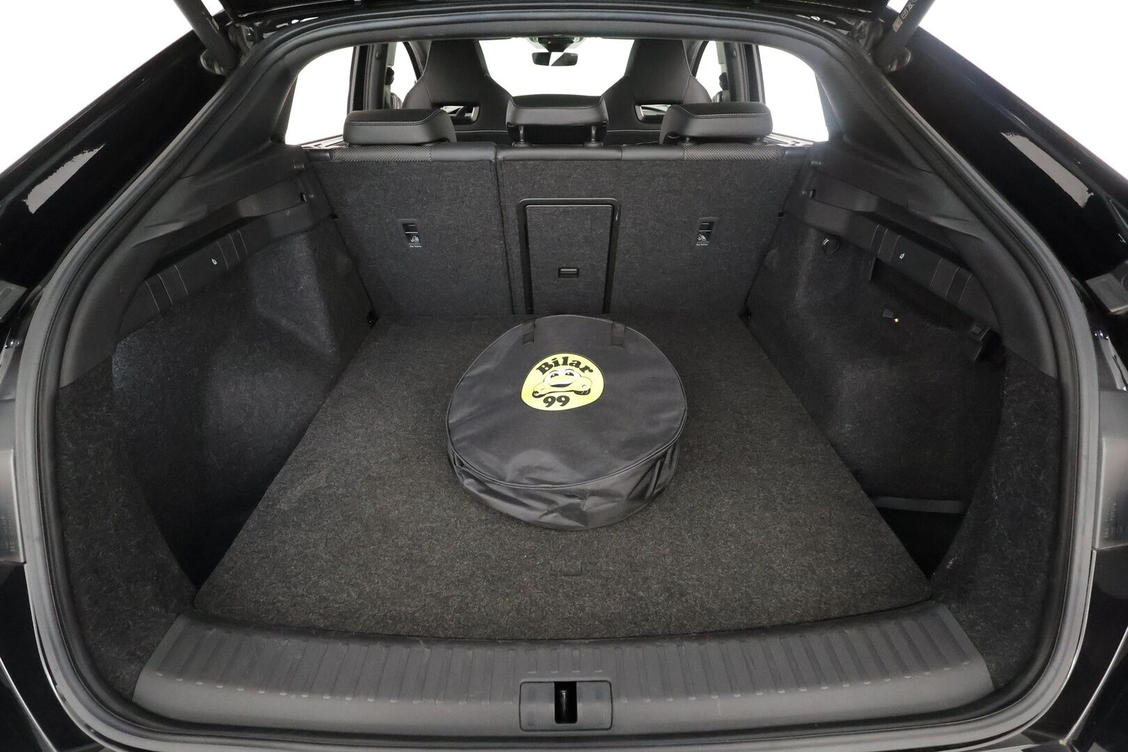 Skoda Enyaq 2022 Coupe 80x 4x4 RS iV - | ACC | ÌLP | Koukku | Canton | Matrix-LED | Hierova Muistipenkki | HUD | Lasikatto | Nahat | Keyless | Apple&Android | Merkkihuollettu |