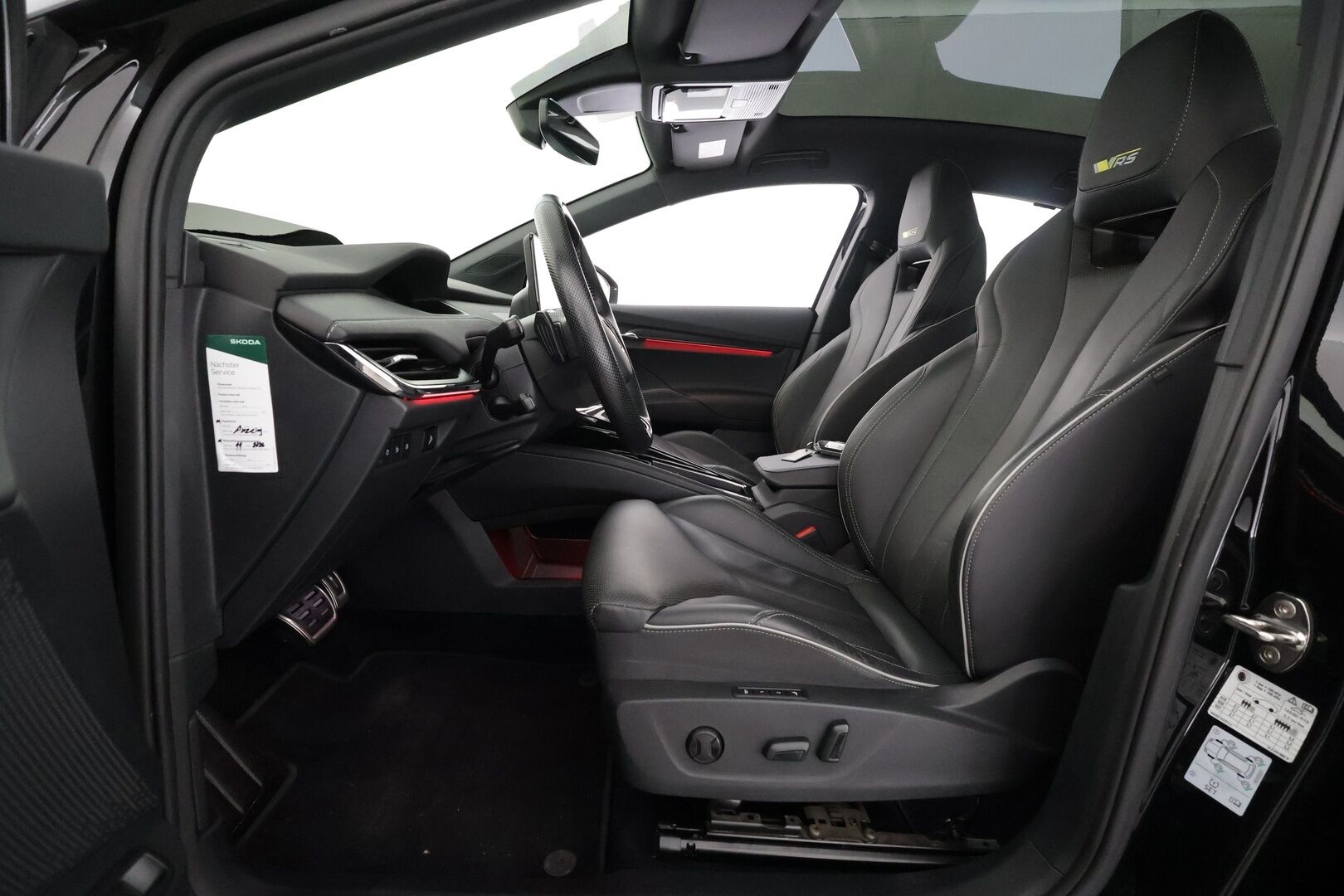 Skoda Enyaq 2022 Coupe 80x 4x4 RS iV - | ACC | ÌLP | Koukku | Canton | Matrix-LED | Hierova Muistipenkki | HUD | Lasikatto | Nahat | Keyless | Apple&Android | Merkkihuollettu |