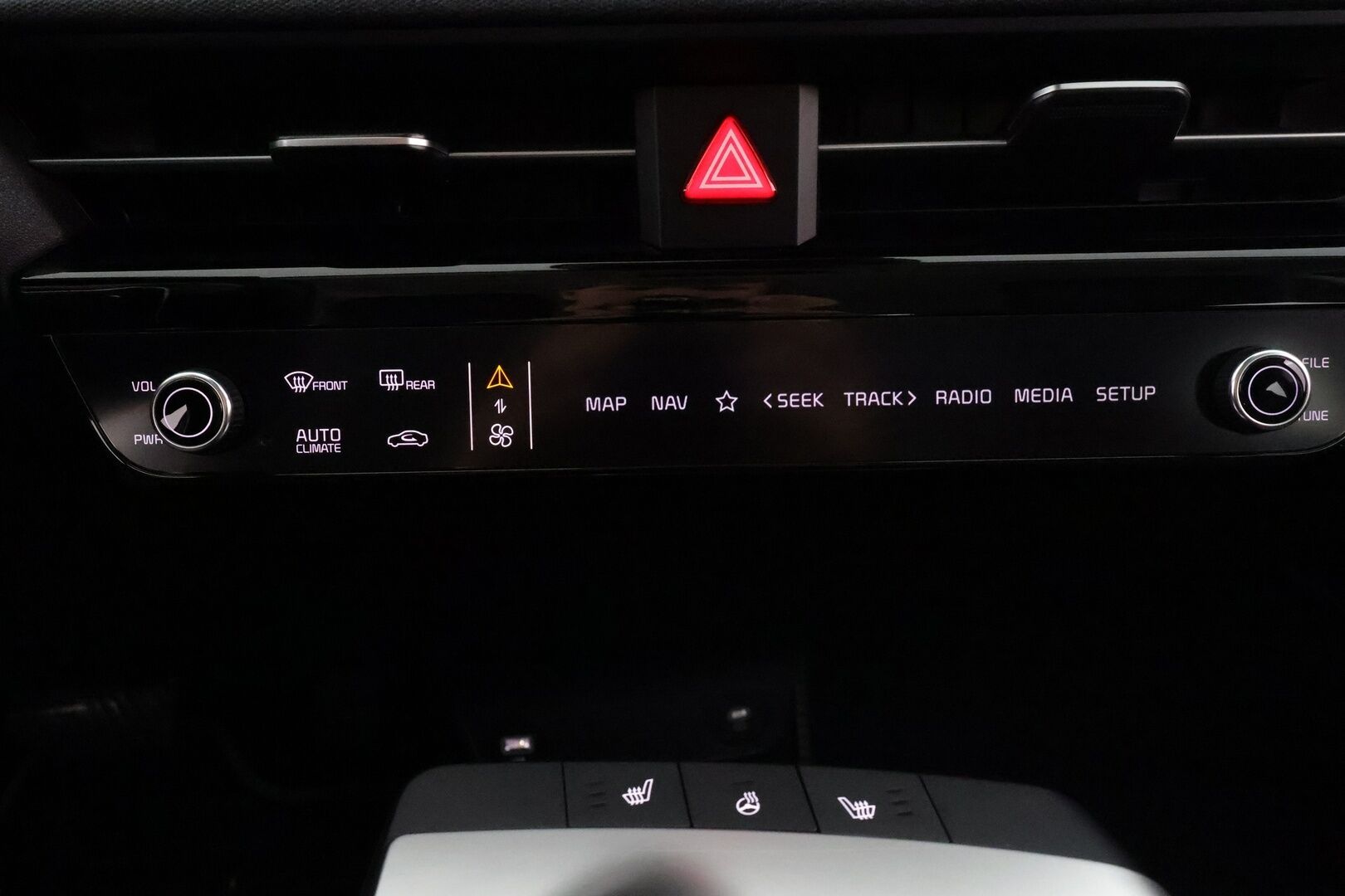 KIA EV6 2022 RWD 77 kWh 229 hv - | ACC | HDA | Puolinahat | P.kamera | Lämm. ratti | Apple & Android | Navi | Lane Assist | Hätäjarrutusavustin | Digimittaristo | Merkkihuollot | 