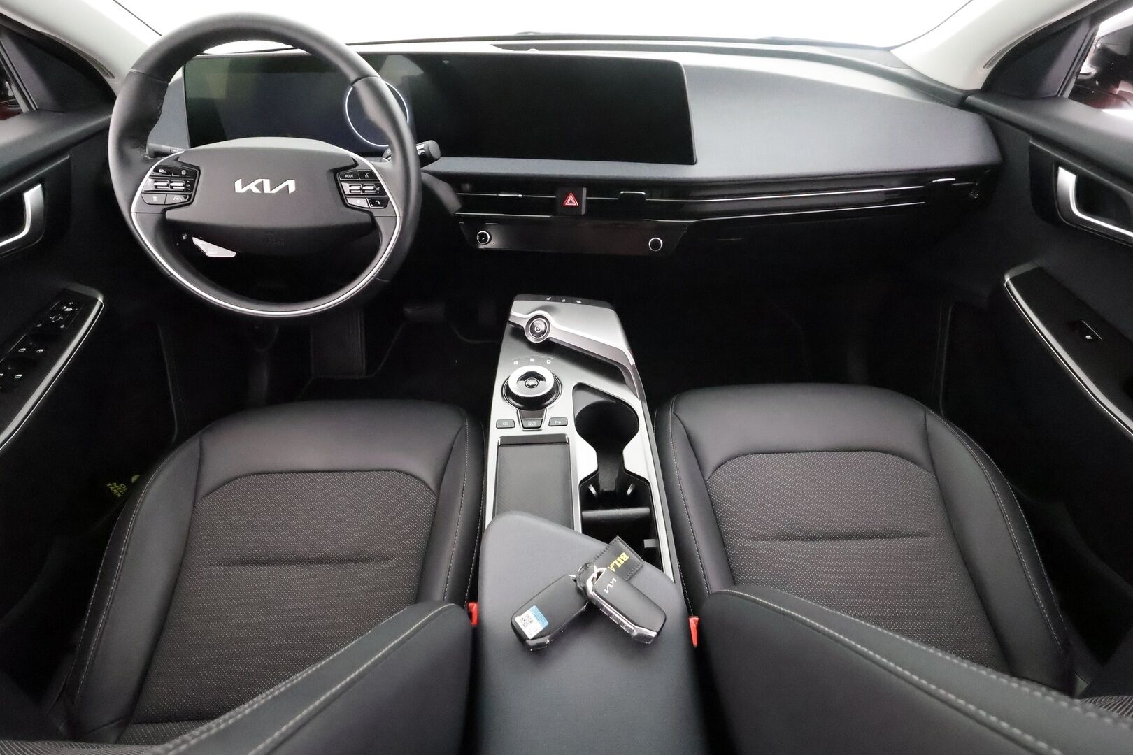 KIA EV6 2022 RWD 77 kWh 229 hv - | ACC | HDA | Puolinahat | P.kamera | Lämm. ratti | Apple & Android | Navi | Lane Assist | Hätäjarrutusavustin | Digimittaristo | Merkkihuollot | 