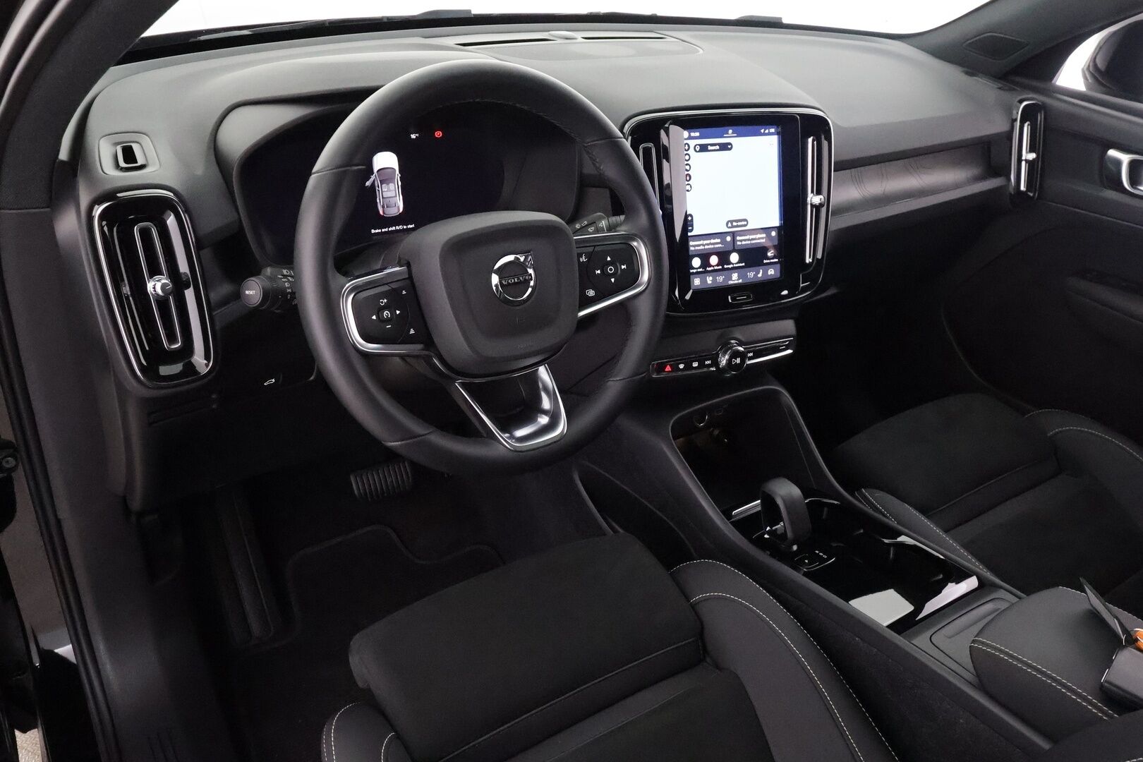 Volvo C40 2022 Recharge Twin Plus aut - | ACC | ILP | Lasikatto | Nahka-alcantara | Sporttipenkit | P.kamera | Keyless | BLIS | Pilot Assist | Digimittari | LED | Merkkihuollot | 