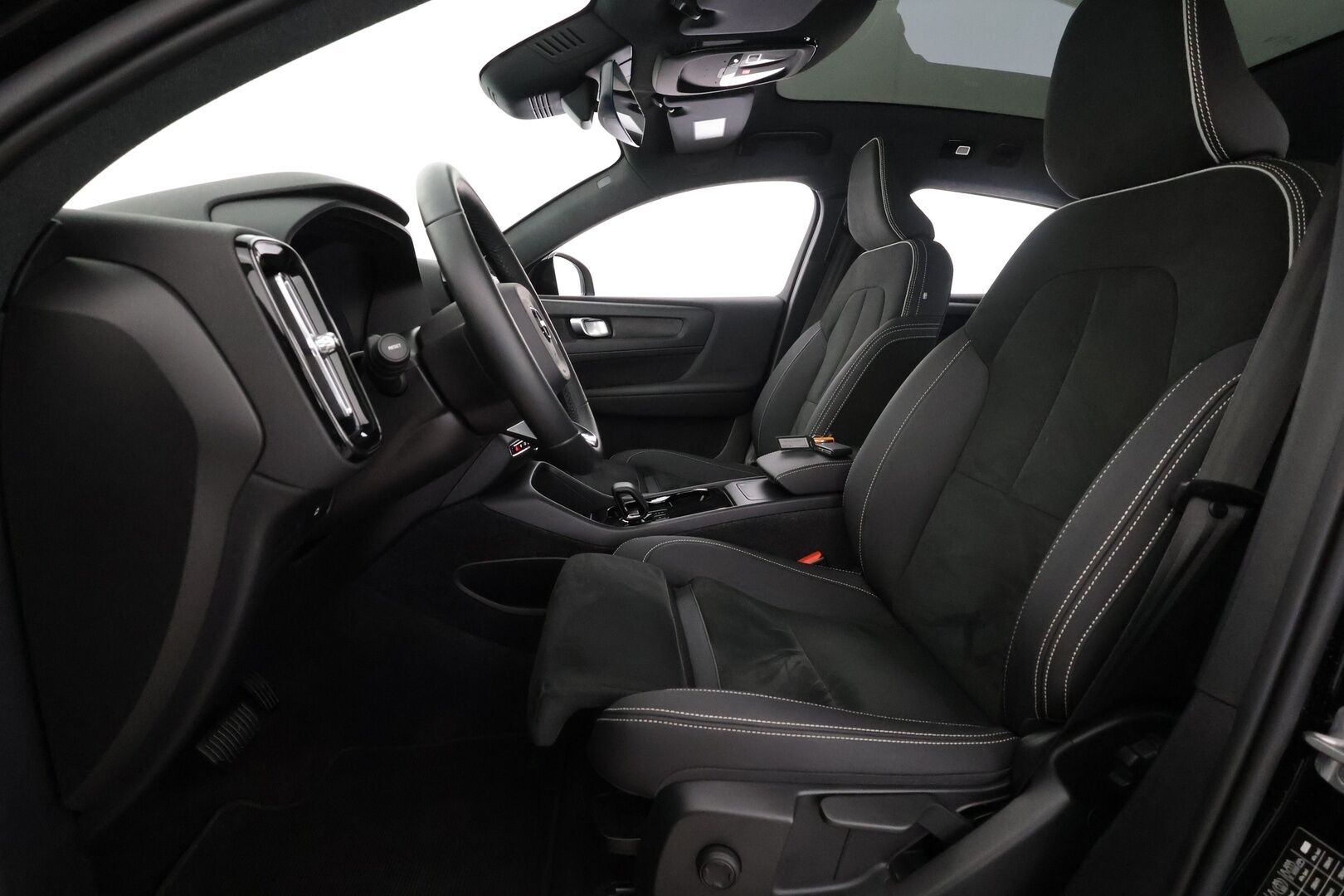 Volvo C40 2022 Recharge Twin Plus aut - | ACC | ILP | Lasikatto | Nahka-alcantara | Sporttipenkit | P.kamera | Keyless | BLIS | Pilot Assist | Digimittari | LED | Merkkihuollot | 