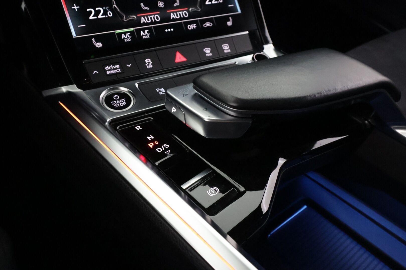 AUDI E-TRON 2023  advanced quattro 55 300kW - | ACC | HUD | 360° | B&O | Night Vision | Sporttipenkit | Ambient Light | Keyless | Kamerapeilit | Kaistaohjaus | Digimittaristo | Nahka-alcantara |