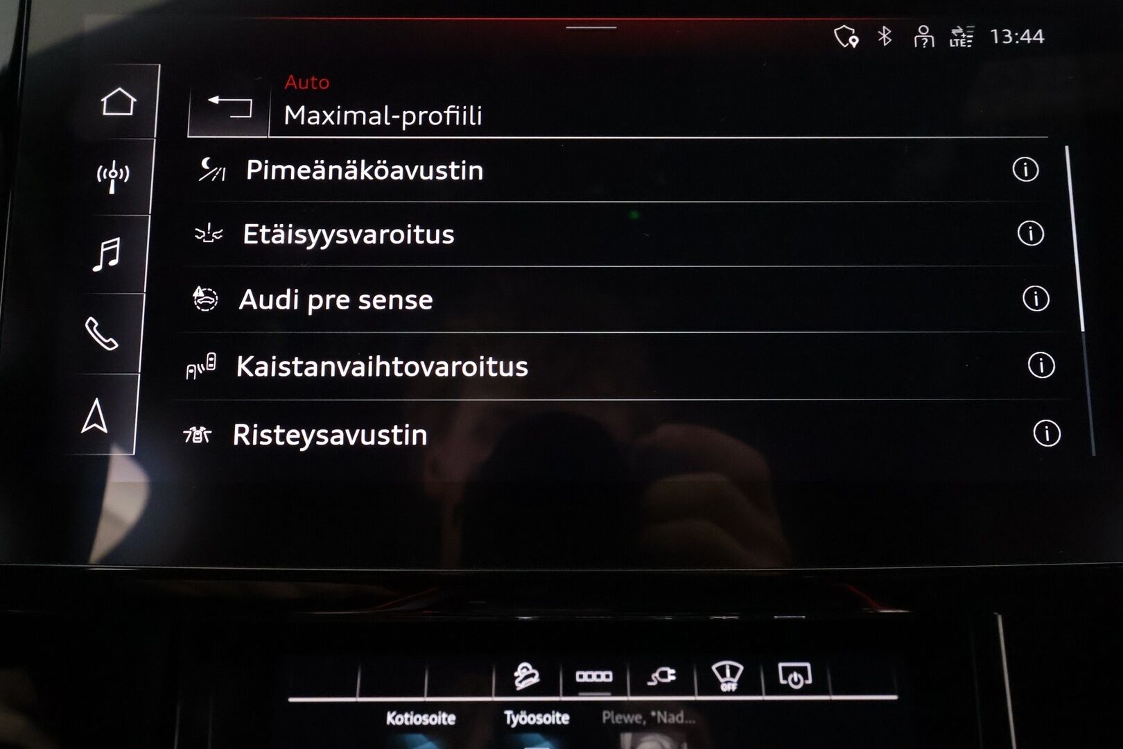 AUDI E-TRON 2023  advanced quattro 55 300kW - | ACC | HUD | 360° | B&O | Night Vision | Sporttipenkit | Ambient Light | Keyless | Kamerapeilit | Kaistaohjaus | Digimittaristo | Nahka-alcantara |