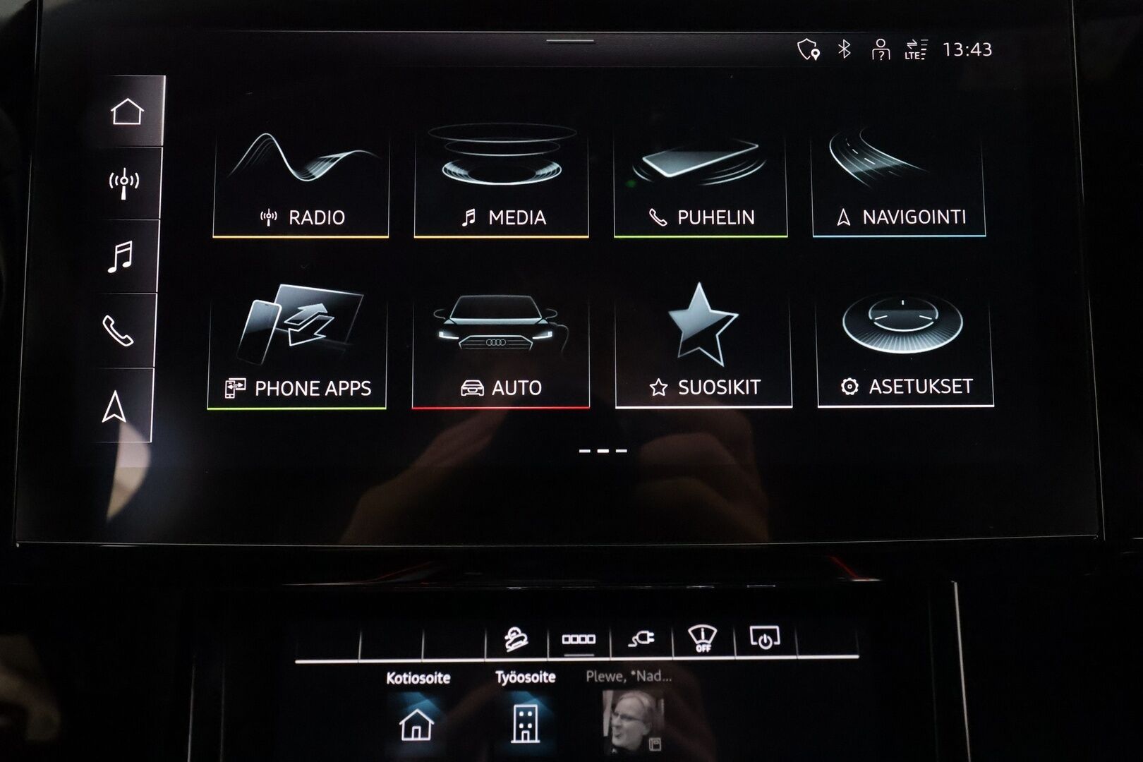 AUDI E-TRON 2023  advanced quattro 55 300kW - | ACC | HUD | 360° | B&O | Night Vision | Sporttipenkit | Ambient Light | Keyless | Kamerapeilit | Kaistaohjaus | Digimittaristo | Nahka-alcantara |