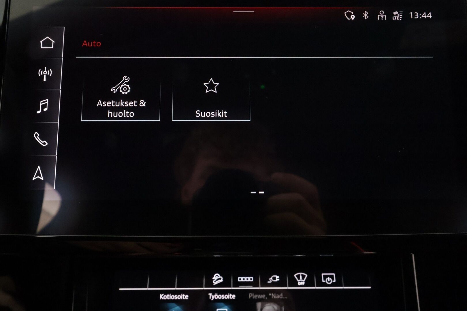 AUDI E-TRON 2023  advanced quattro 55 300kW - | ACC | HUD | 360° | B&O | Night Vision | Sporttipenkit | Ambient Light | Keyless | Kamerapeilit | Kaistaohjaus | Digimittaristo | Nahka-alcantara |
