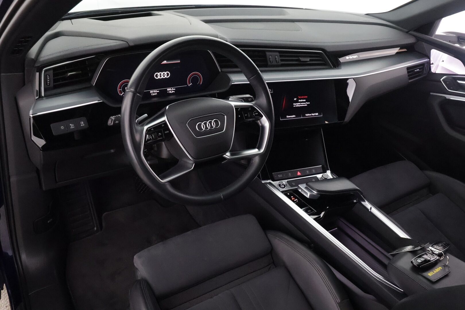 AUDI E-TRON 2023  advanced quattro 55 300kW - | ACC | HUD | 360° | B&O | Night Vision | Sporttipenkit | Ambient Light | Keyless | Kamerapeilit | Kaistaohjaus | Digimittaristo | Nahka-alcantara |