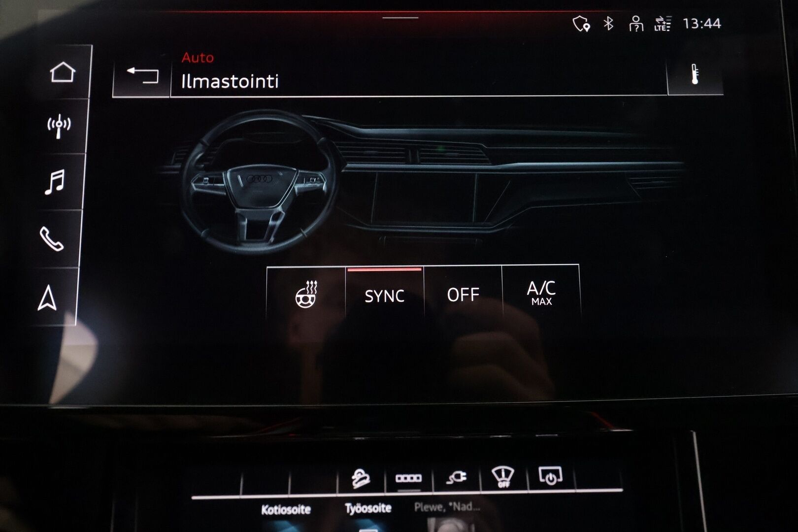 AUDI E-TRON 2023  advanced quattro 55 300kW - | ACC | HUD | 360° | B&O | Night Vision | Sporttipenkit | Ambient Light | Keyless | Kamerapeilit | Kaistaohjaus | Digimittaristo | Nahka-alcantara |