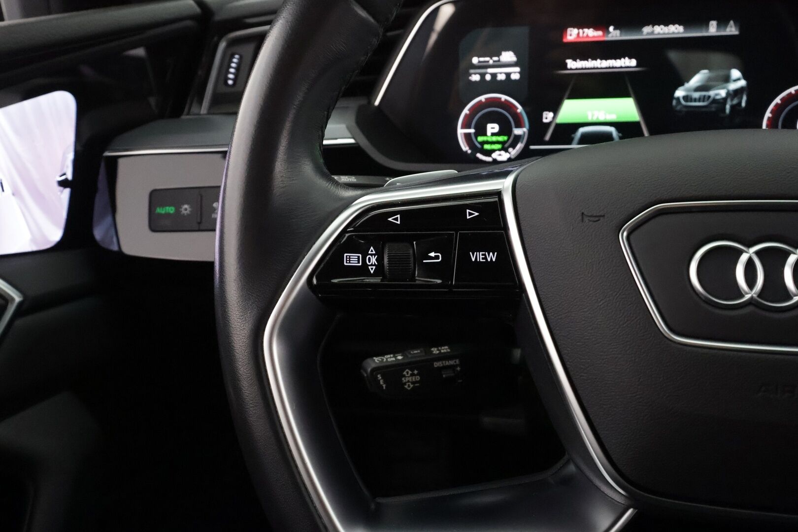 AUDI E-TRON 2023  advanced quattro 55 300kW - | ACC | HUD | 360° | B&O | Night Vision | Sporttipenkit | Ambient Light | Keyless | Kamerapeilit | Kaistaohjaus | Digimittaristo | Nahka-alcantara |