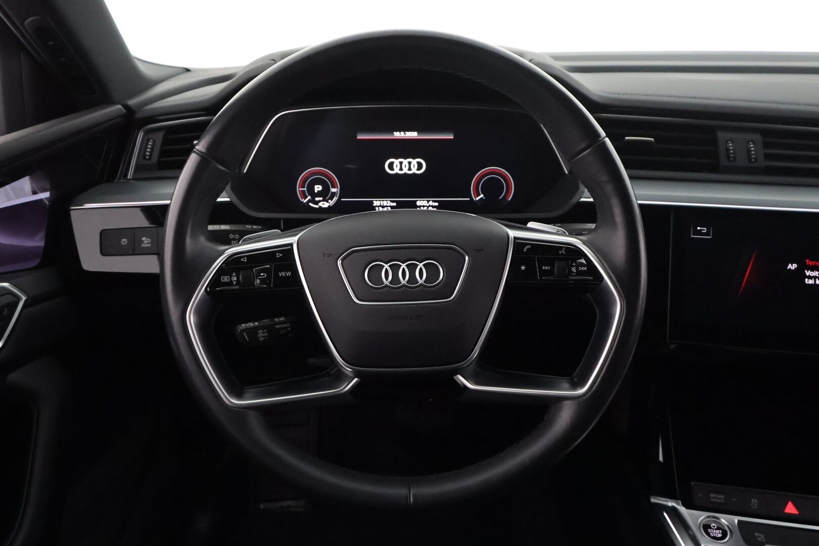AUDI E-TRON 2023  advanced quattro 55 300kW - | ACC | HUD | 360° | B&O | Night Vision | Sporttipenkit | Ambient Light | Keyless | Kamerapeilit | Kaistaohjaus | Digimittaristo | Nahka-alcantara |