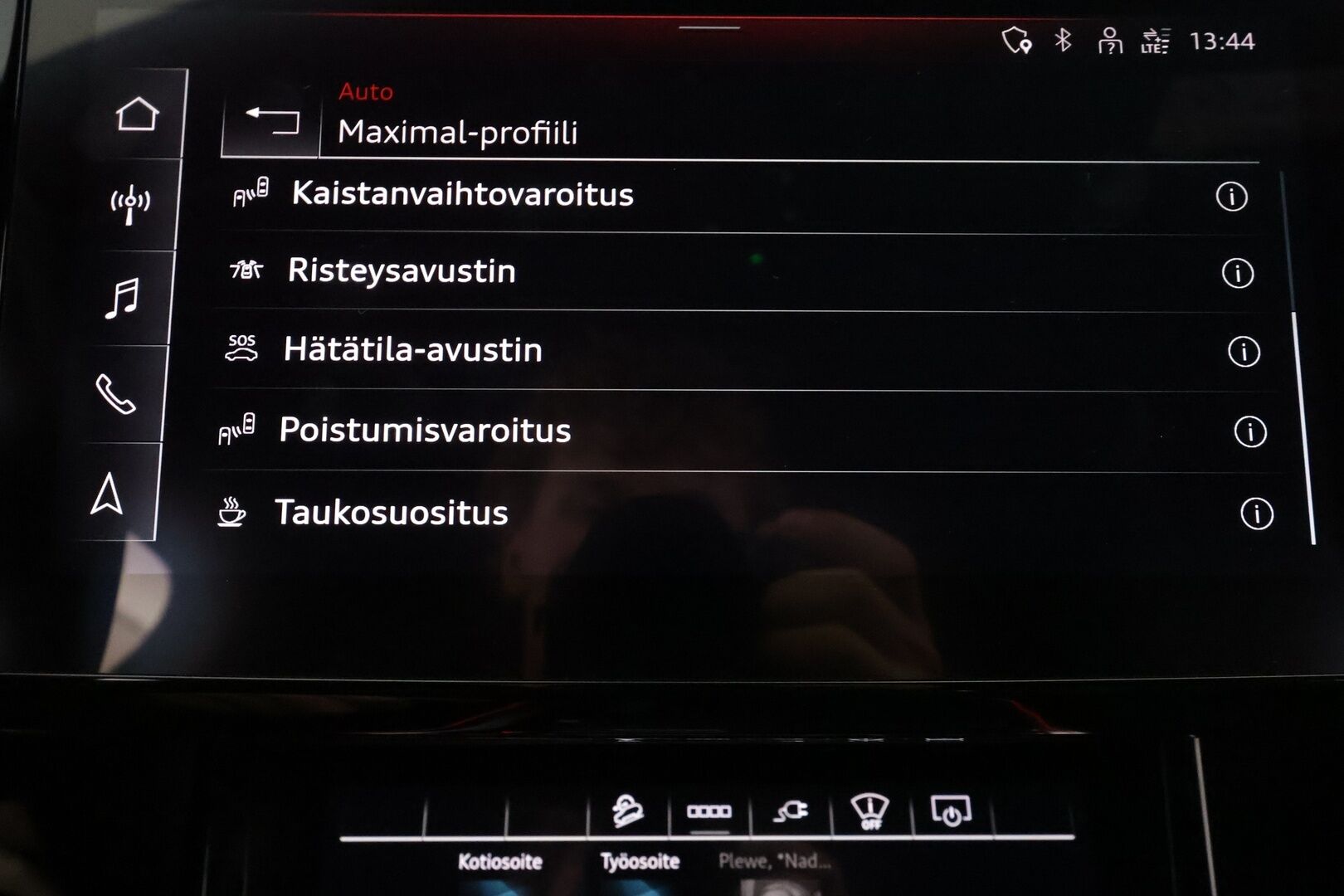 AUDI E-TRON 2023  advanced quattro 55 300kW - | ACC | HUD | 360° | B&O | Night Vision | Sporttipenkit | Ambient Light | Keyless | Kamerapeilit | Kaistaohjaus | Digimittaristo | Nahka-alcantara |