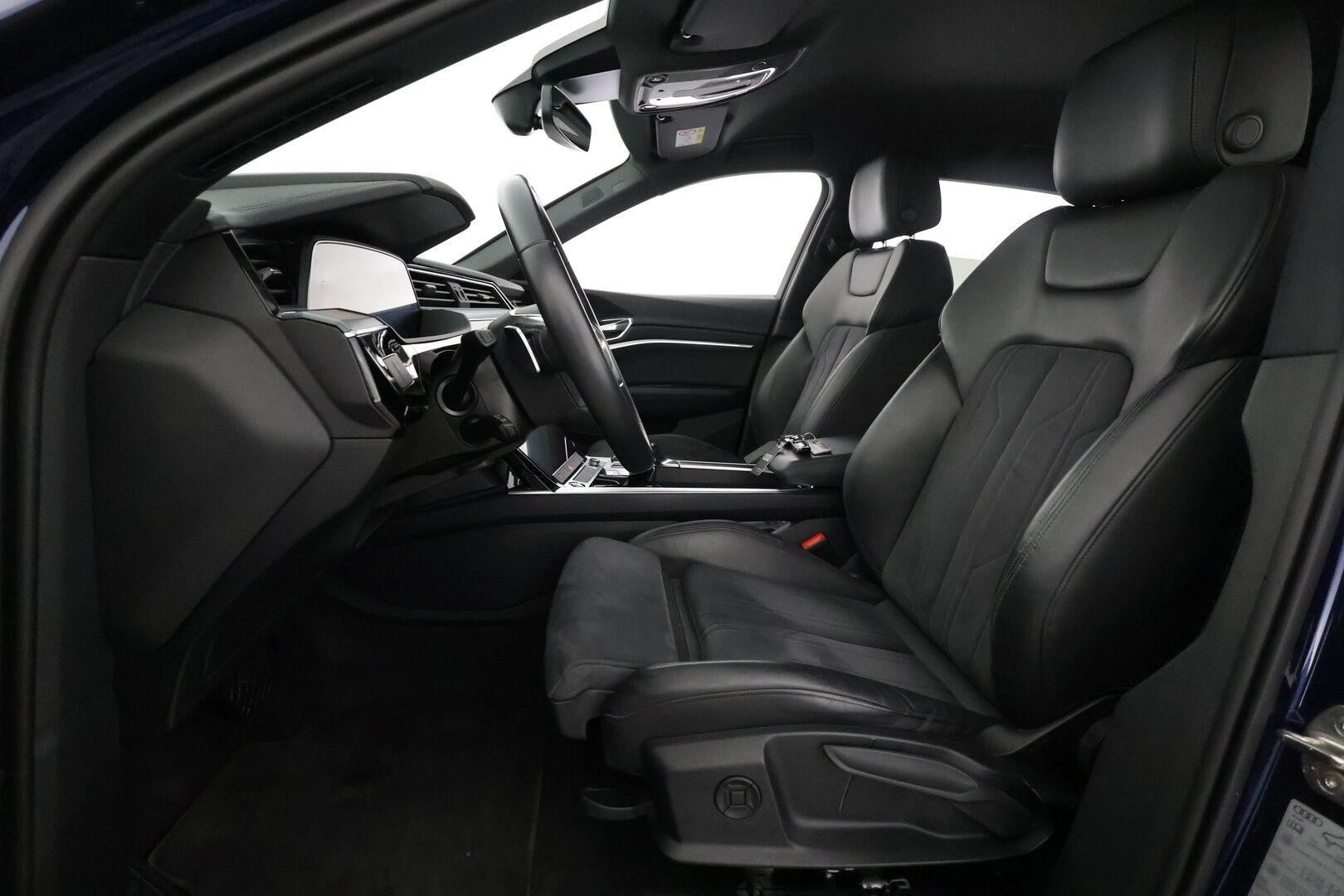 AUDI E-TRON 2023  advanced quattro 55 300kW - | ACC | HUD | 360° | B&O | Night Vision | Sporttipenkit | Ambient Light | Keyless | Kamerapeilit | Kaistaohjaus | Digimittaristo | Nahka-alcantara |
