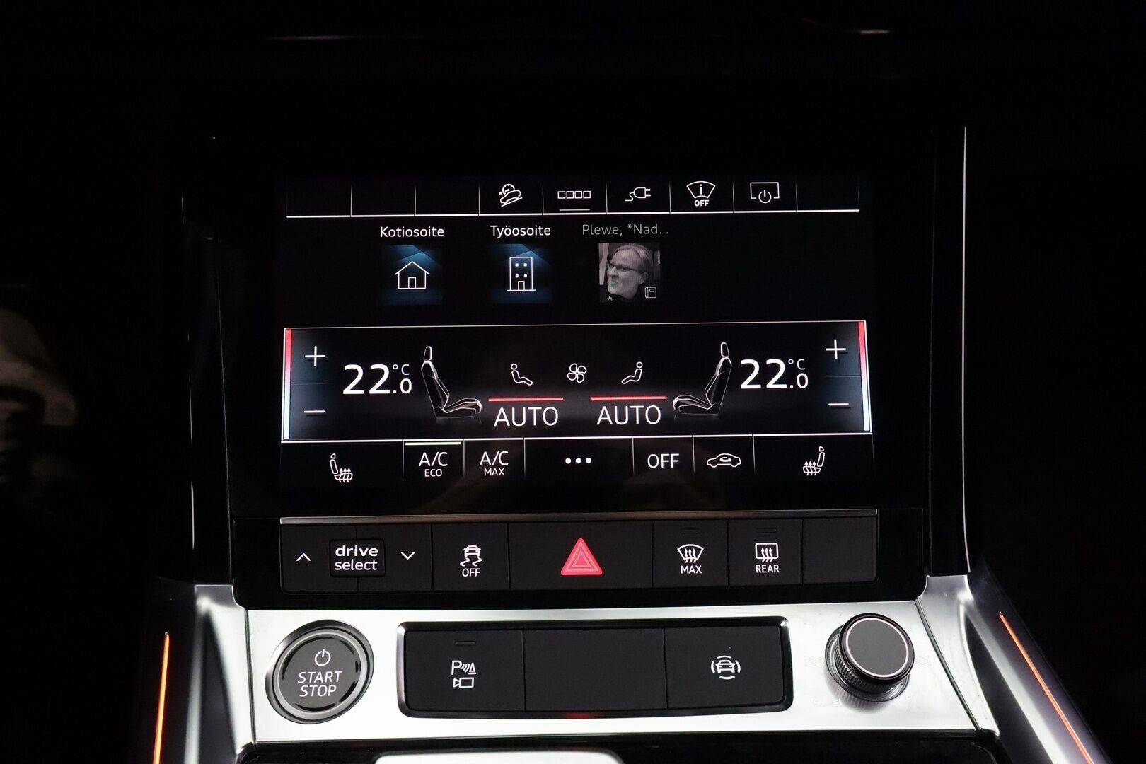 AUDI E-TRON 2023  advanced quattro 55 300kW - | ACC | HUD | 360° | B&O | Night Vision | Sporttipenkit | Ambient Light | Keyless | Kamerapeilit | Kaistaohjaus | Digimittaristo | Nahka-alcantara |
