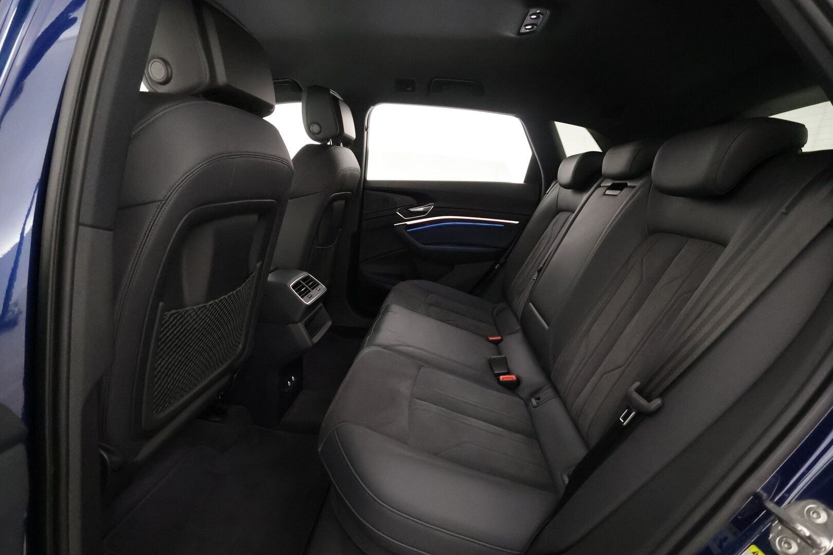 AUDI E-TRON 2023  advanced quattro 55 300kW - | ACC | HUD | 360° | B&O | Night Vision | Sporttipenkit | Ambient Light | Keyless | Kamerapeilit | Kaistaohjaus | Digimittaristo | Nahka-alcantara |