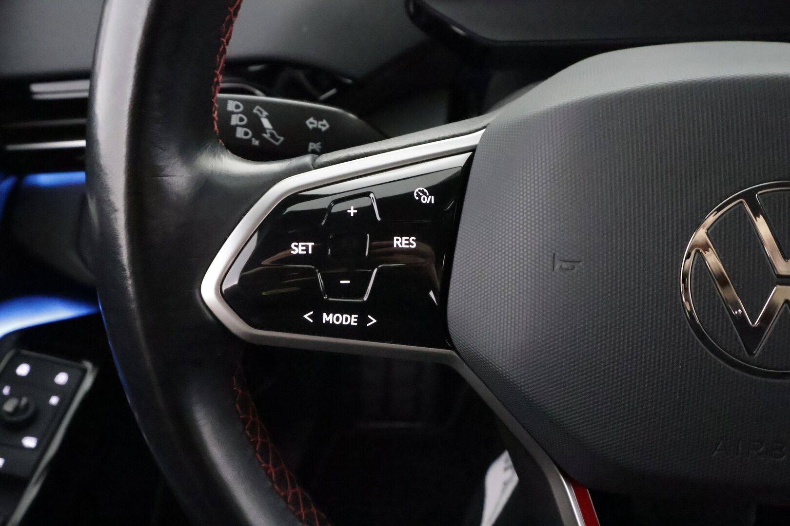VOLKSWAGEN ID.4 2023 GTX - | ACC | Koukku | ILP | Matrix-LED | P.Kamera | Puolinahat | Ratinlämmitys | Digimittaristo | Keyless | Apple&Android | Kahdet Renkaat |