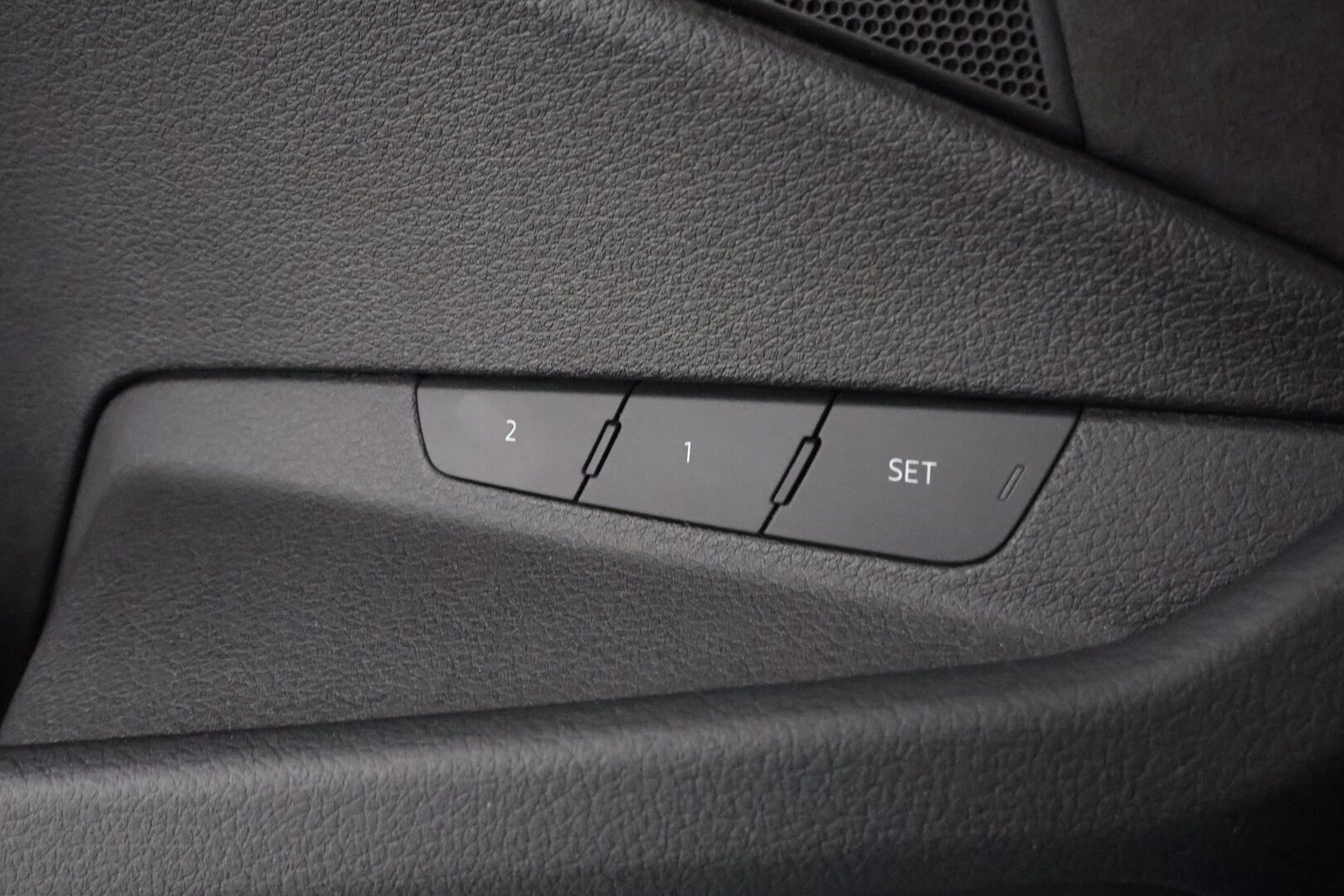 AUDI E-TRON 2021 Sportback 55 quattro S line - | ACC | ILP | Koukku | Matrix-LED | HUD | Ilma-Alusta | Panorama | Muistipenkki | Sporttinahat | Pimeänäköavustin | 360-Kamera | Merkkihuollettu |