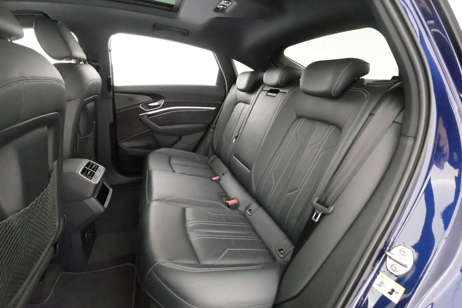 AUDI E-TRON 2021 Sportback 55 quattro S line - | ACC | ILP | Koukku | Matrix-LED | HUD | Ilma-Alusta | Panorama | Muistipenkki | Sporttinahat | Pimeänäköavustin | 360-Kamera | Merkkihuollettu |