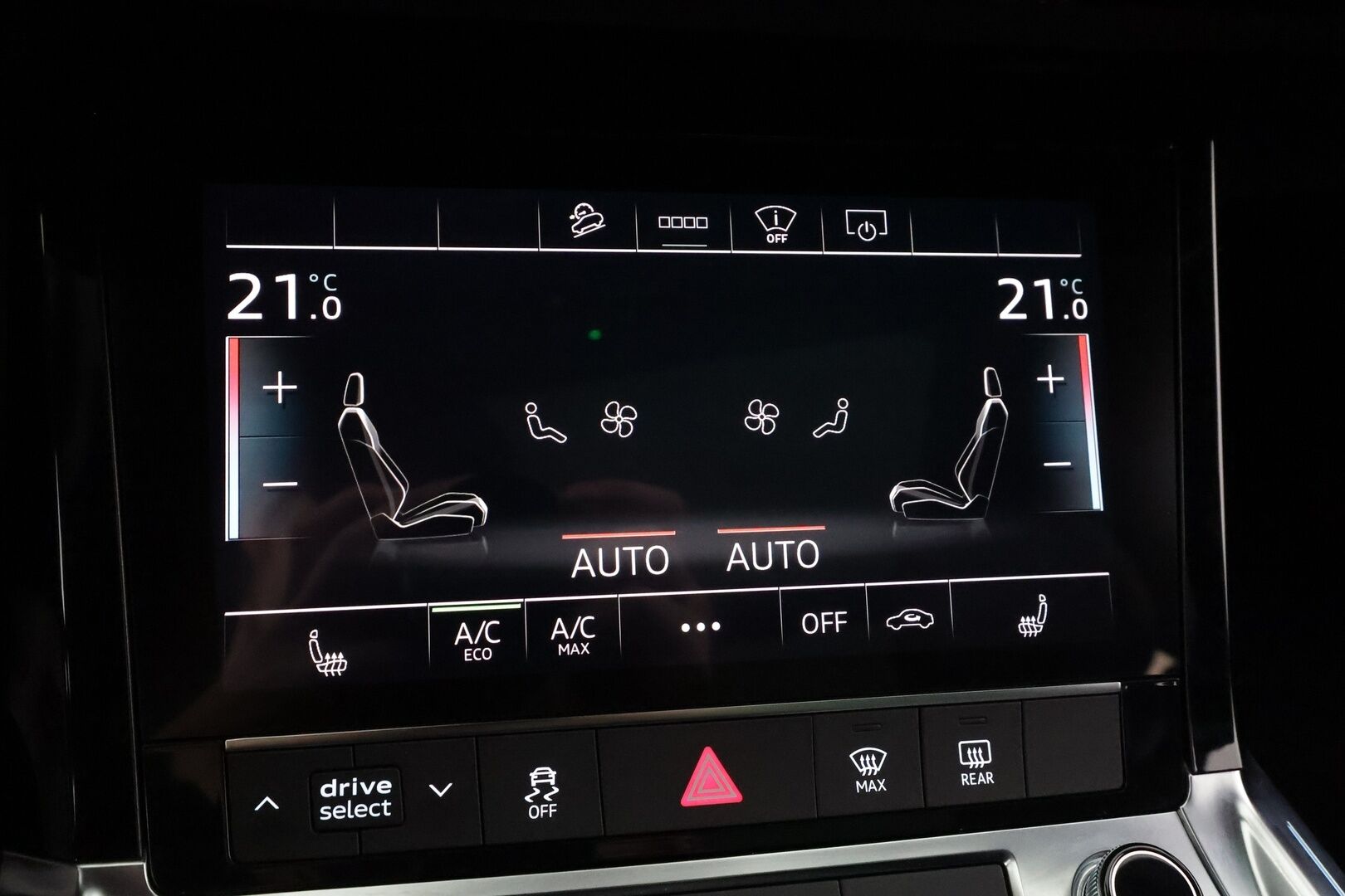 AUDI E-TRON 2021 Sportback 55 quattro S line - | ACC | ILP | Koukku | Matrix-LED | HUD | Ilma-Alusta | Panorama | Muistipenkki | Sporttinahat | Pimeänäköavustin | 360-Kamera | Merkkihuollettu |