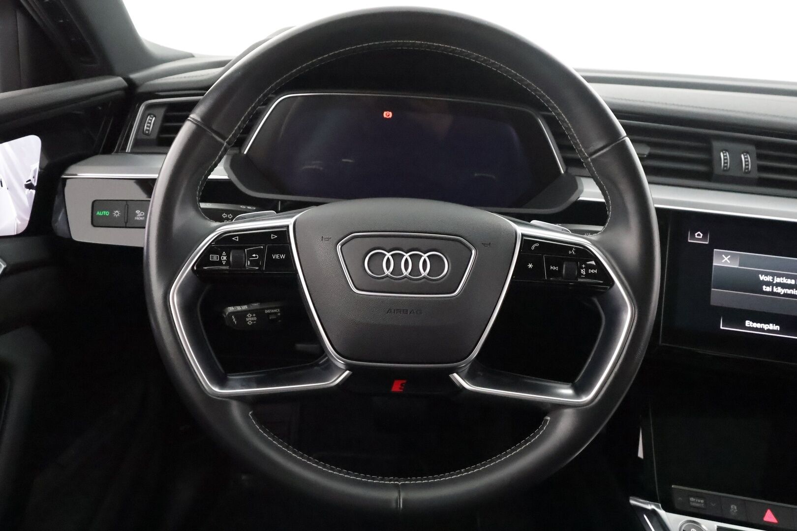 AUDI E-TRON 2021 Sportback 55 quattro S line - | ACC | ILP | Koukku | Matrix-LED | HUD | Ilma-Alusta | Panorama | Muistipenkki | Sporttinahat | Pimeänäköavustin | 360-Kamera | Merkkihuollettu |