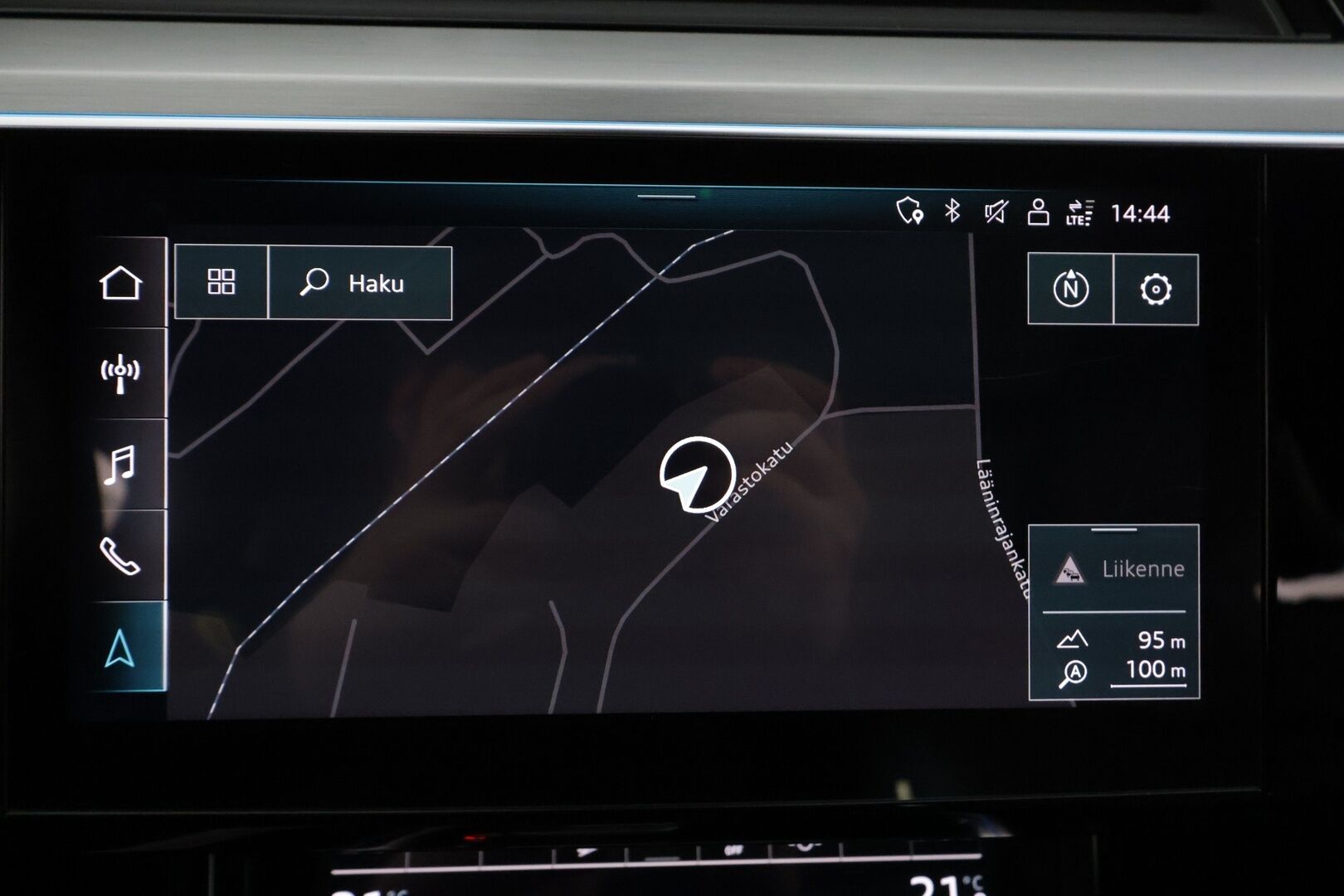 AUDI E-TRON 2021 Sportback 55 quattro S line - | ACC | ILP | Koukku | Matrix-LED | HUD | Ilma-Alusta | Panorama | Muistipenkki | Sporttinahat | Pimeänäköavustin | 360-Kamera | Merkkihuollettu |