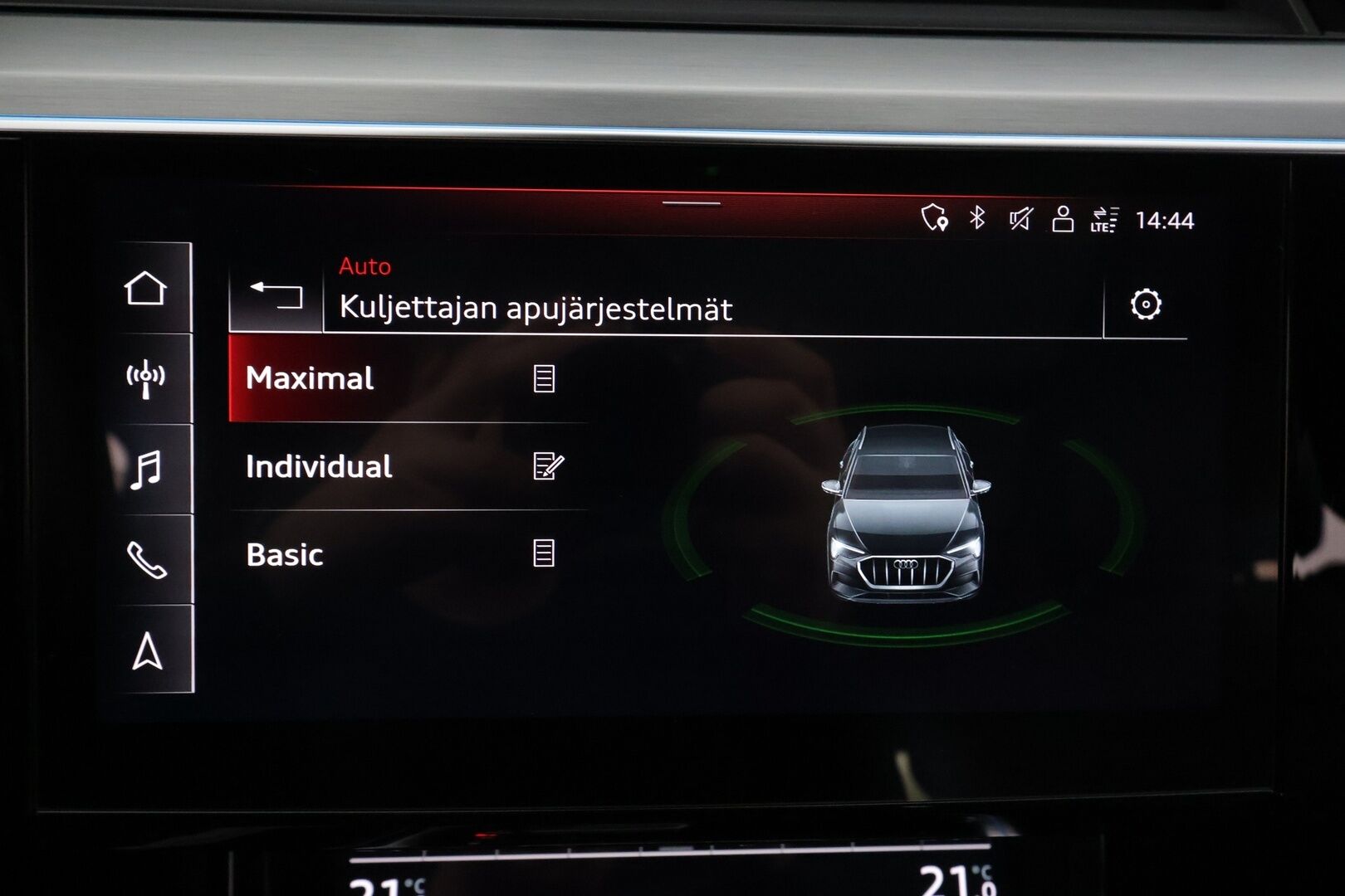 AUDI E-TRON 2021 Sportback 55 quattro S line - | ACC | ILP | Koukku | Matrix-LED | HUD | Ilma-Alusta | Panorama | Muistipenkki | Sporttinahat | Pimeänäköavustin | 360-Kamera | Merkkihuollettu |