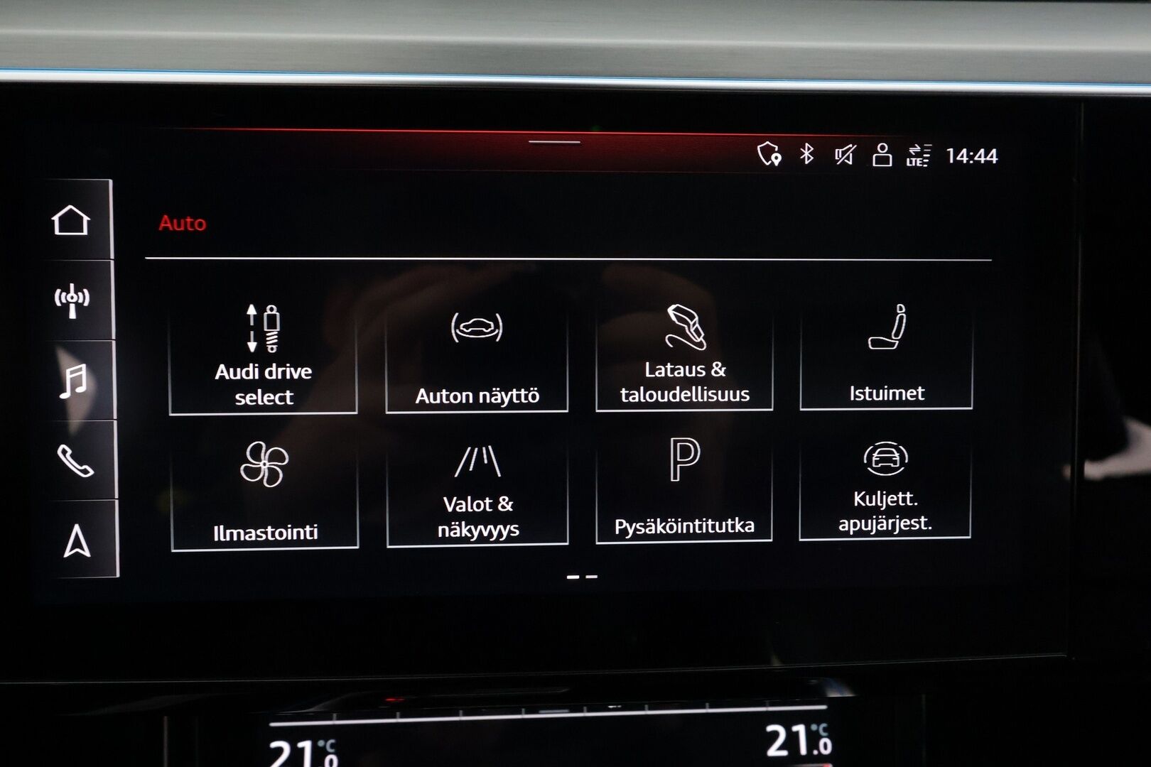 AUDI E-TRON 2021 Sportback 55 quattro S line - | ACC | ILP | Koukku | Matrix-LED | HUD | Ilma-Alusta | Panorama | Muistipenkki | Sporttinahat | Pimeänäköavustin | 360-Kamera | Merkkihuollettu |