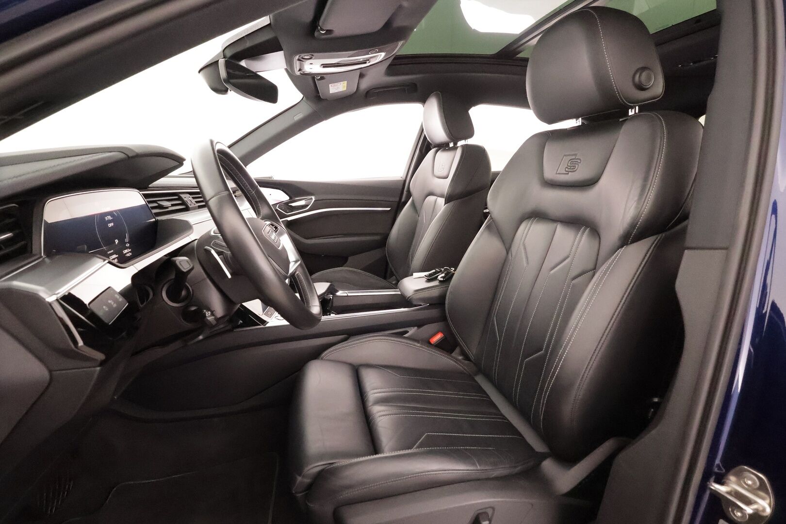 AUDI E-TRON 2021 Sportback 55 quattro S line - | ACC | ILP | Koukku | Matrix-LED | HUD | Ilma-Alusta | Panorama | Muistipenkki | Sporttinahat | Pimeänäköavustin | 360-Kamera | Merkkihuollettu |