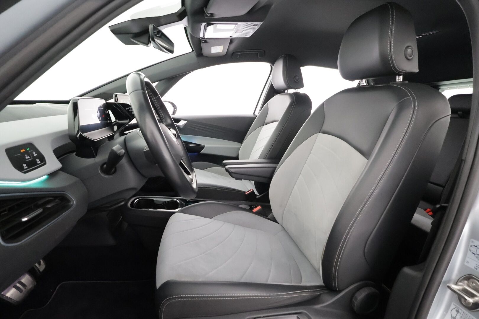 Volkswagen ID.3 2022 Pro S Business 150 kW, akku 77 kWh, 5-p - | ACC | ILP | 5-paikkainen | Nahka-alcantara | P.kamera ja tutkat | Keyless | Lane Assist | Ambient Light | Lämm. ratti | 2x kaapelit | 