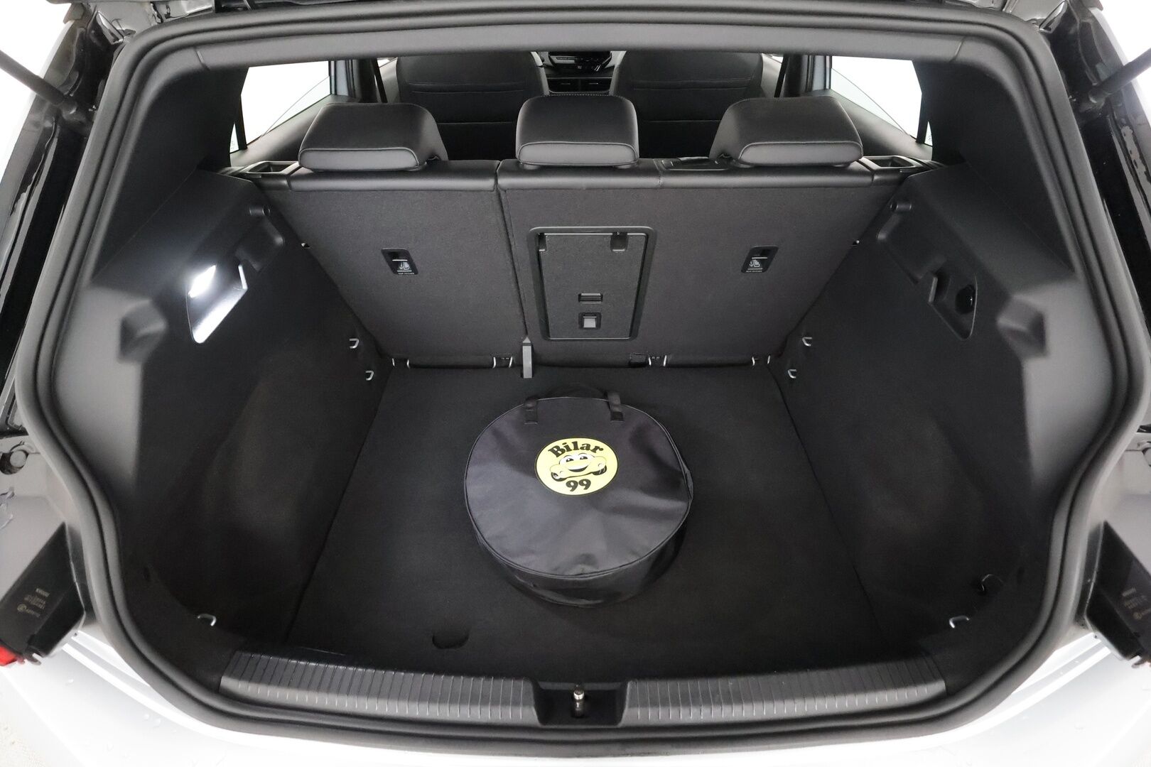 Volkswagen ID.3 2022 Pro S Business 150 kW, akku 77 kWh, 5-p - | ACC | ILP | 5-paikkainen | Nahka-alcantara | P.kamera ja tutkat | Keyless | Lane Assist | Ambient Light | Lämm. ratti | 2x kaapelit | 