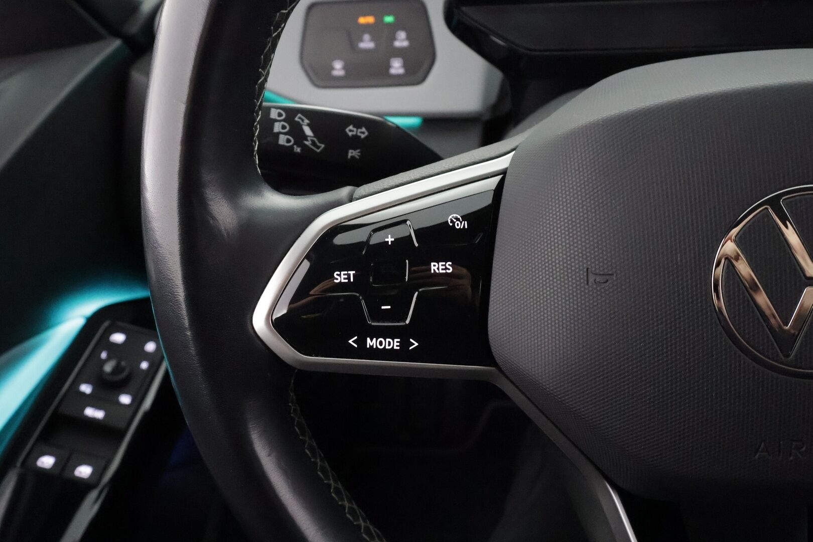 Volkswagen ID.3 2022 Pro S Business 150 kW, akku 77 kWh, 5-p - | ACC | ILP | 5-paikkainen | Nahka-alcantara | P.kamera ja tutkat | Keyless | Lane Assist | Ambient Light | Lämm. ratti | 2x kaapelit | 