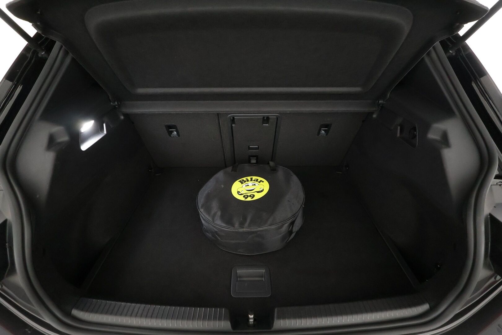 Volkswagen ID.3 2020 1ST Max 150 kW, akku 58 kWh 5-p - | ACC | ILP | Matrix-LED | Lasikatto | HUD | P.Kamera | Hierovat ergoactive Sporttipenkit | Ratinlämmitys | Kahdet Renkaat | Merkkihuollettu |